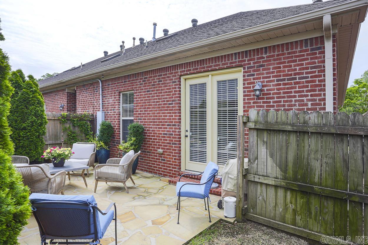 GLEN ABBEY COURT - Residential