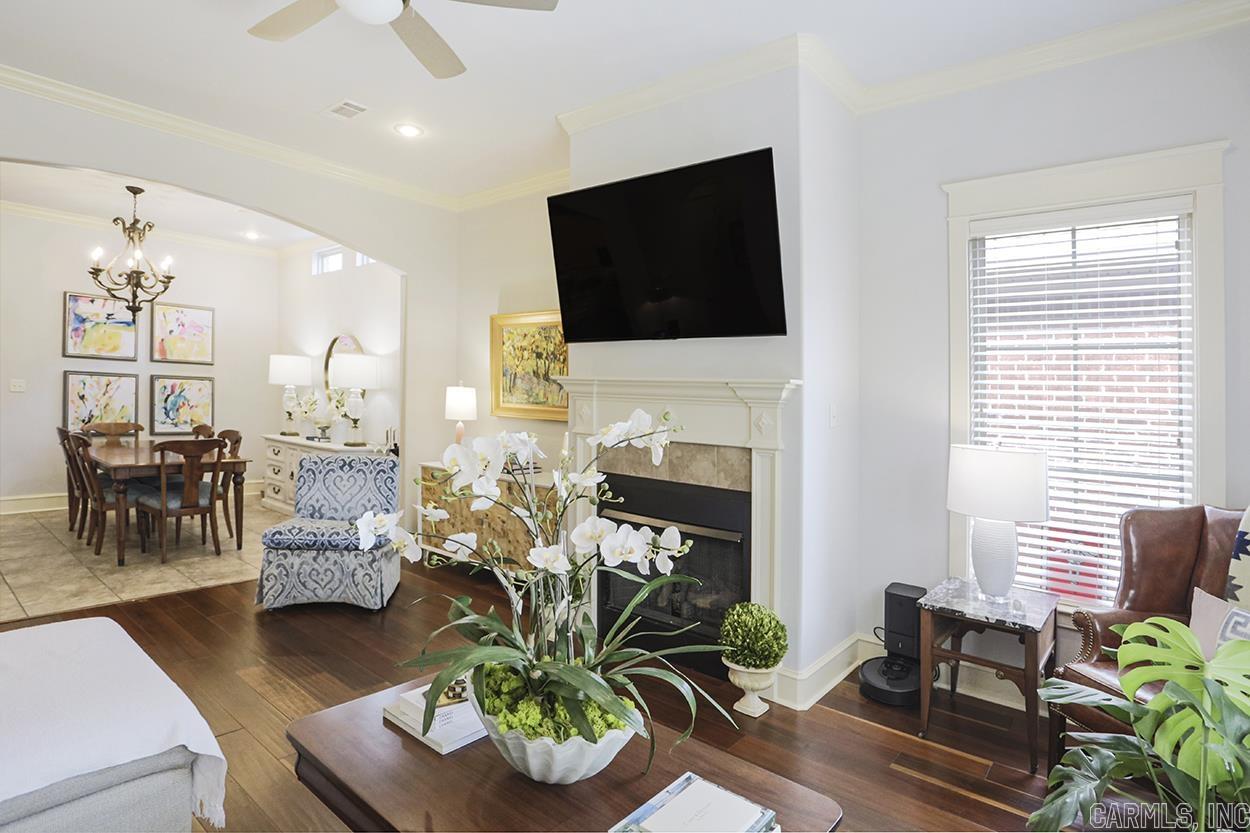 GLEN ABBEY COURT - Residential