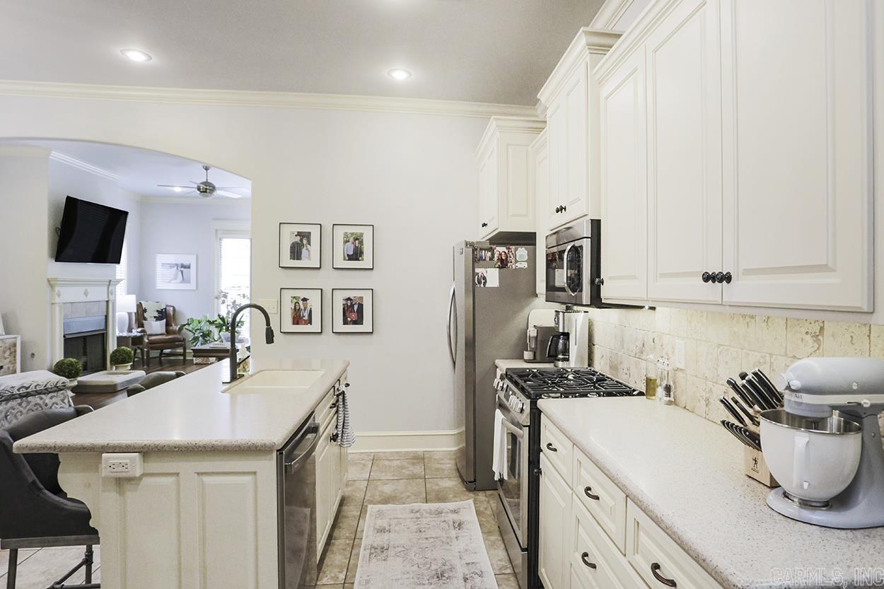 GLEN ABBEY COURT - Residential