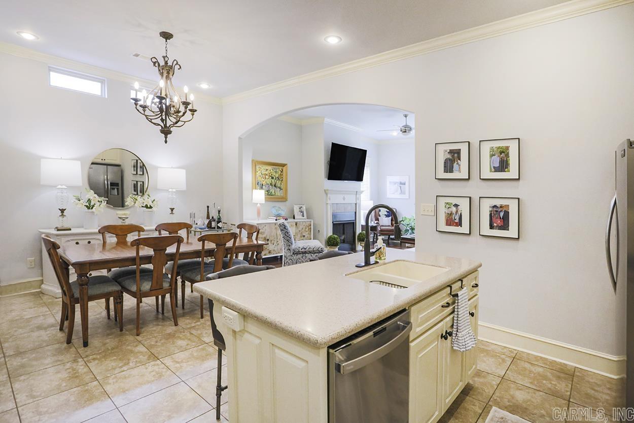 GLEN ABBEY COURT - Residential