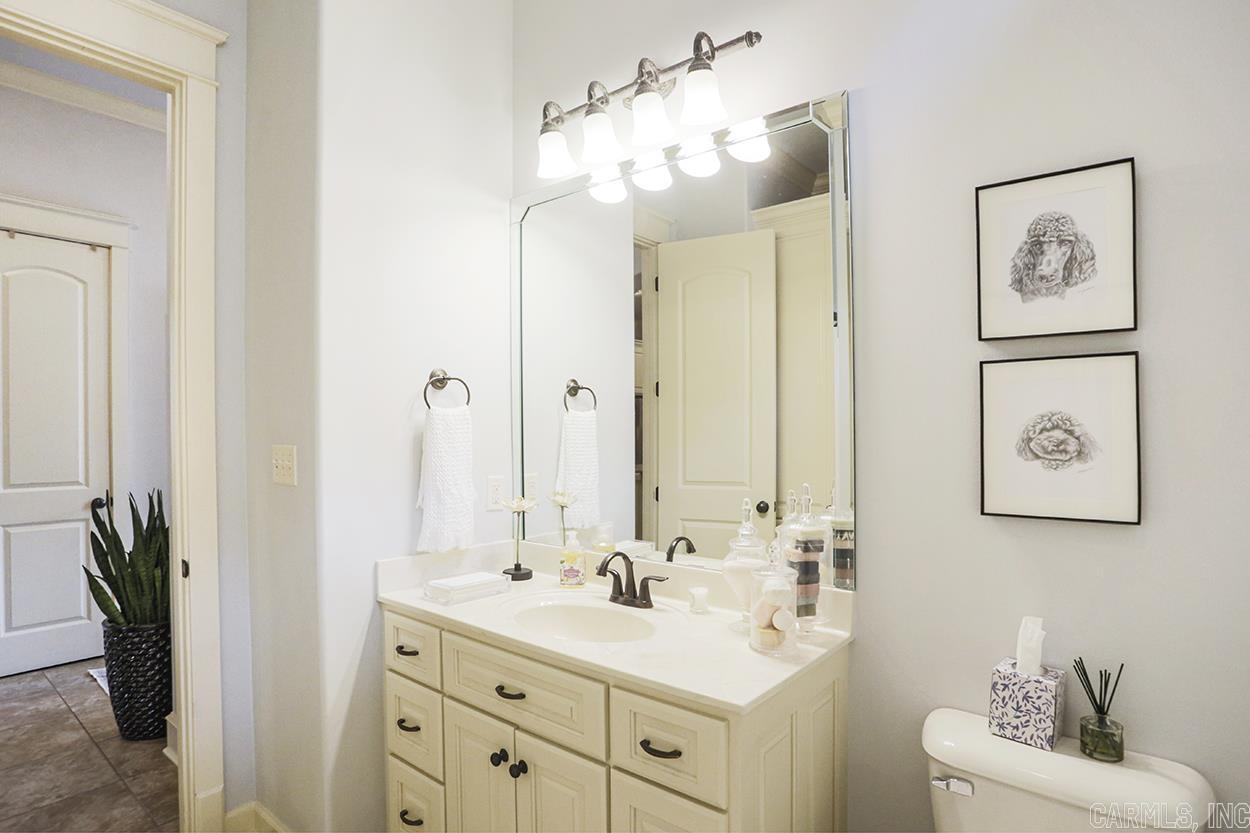 GLEN ABBEY COURT - Residential