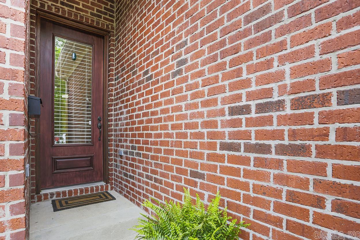 GLEN ABBEY COURT - Residential