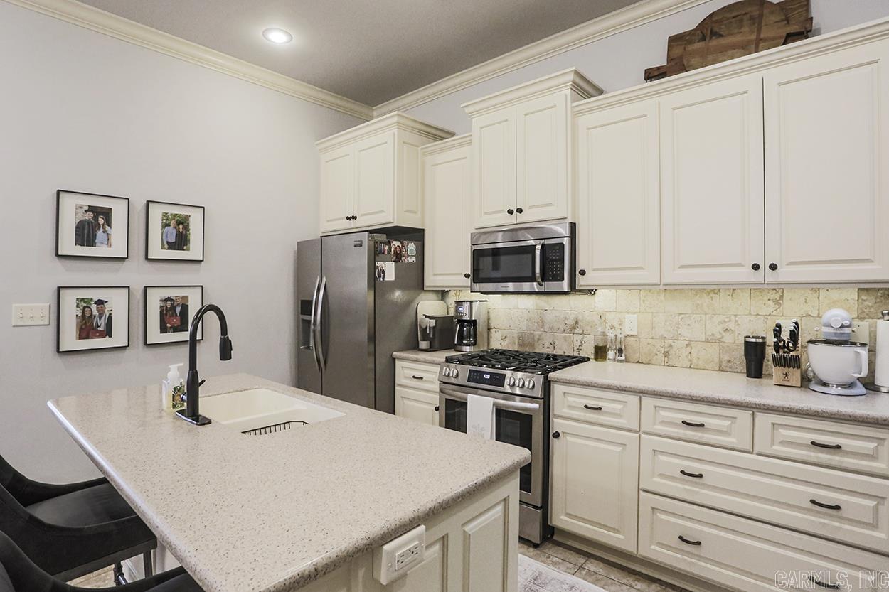 GLEN ABBEY COURT - Residential