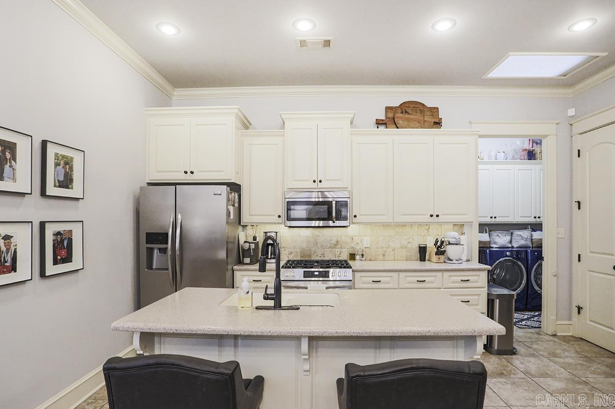 GLEN ABBEY COURT - Residential