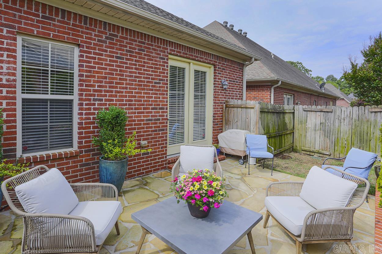 GLEN ABBEY COURT - Residential