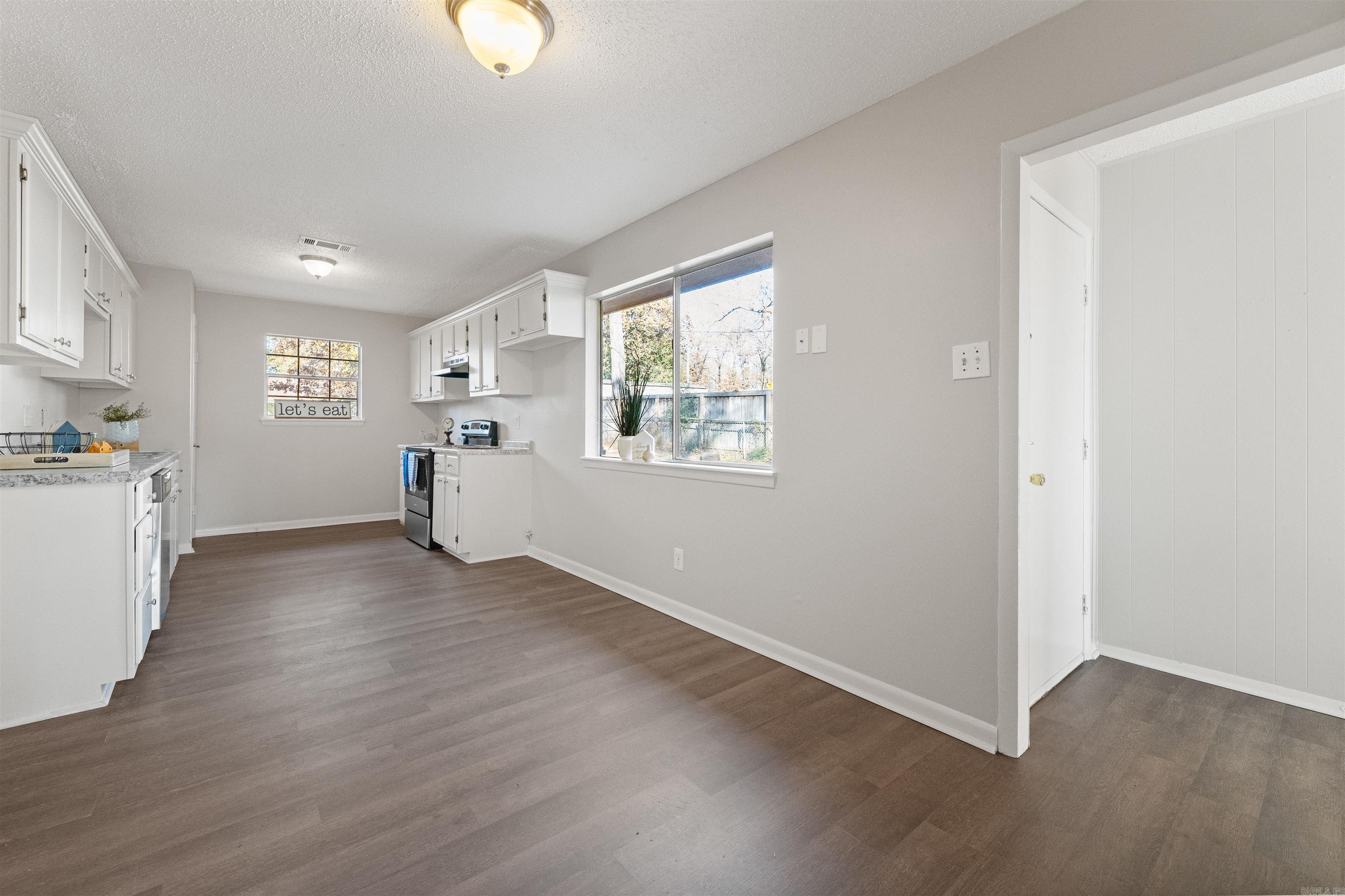 NORTH HILLS MANOR - Residential