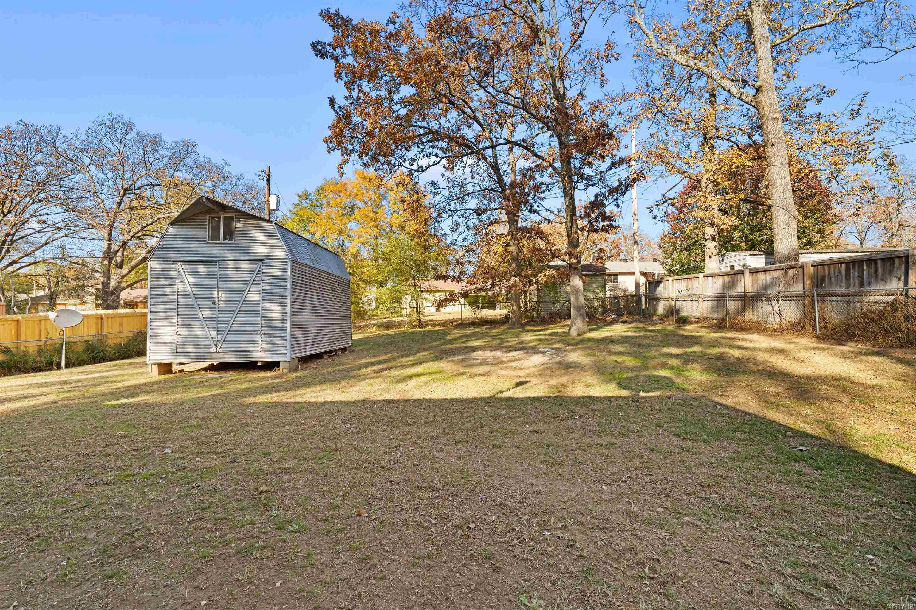 NORTH HILLS MANOR - Residential