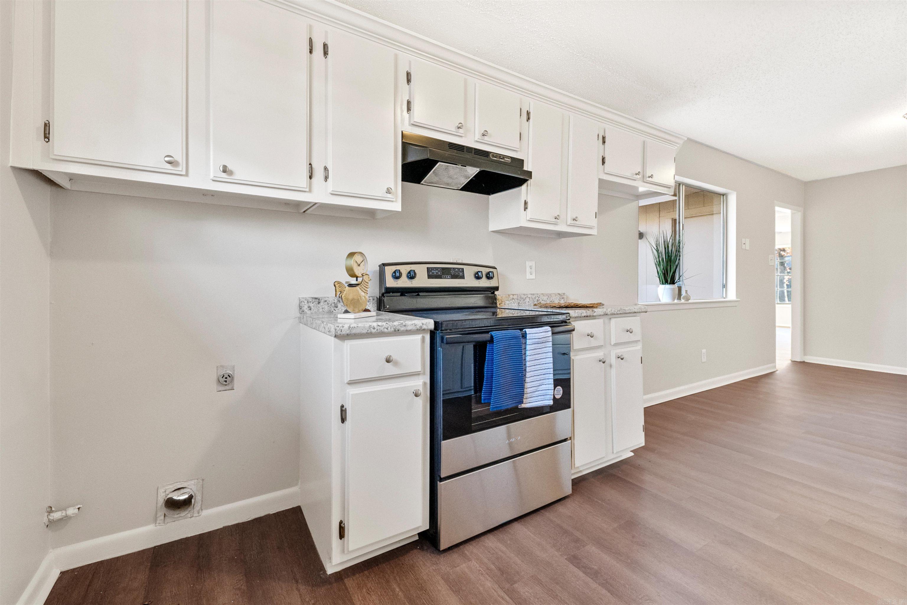 NORTH HILLS MANOR - Residential