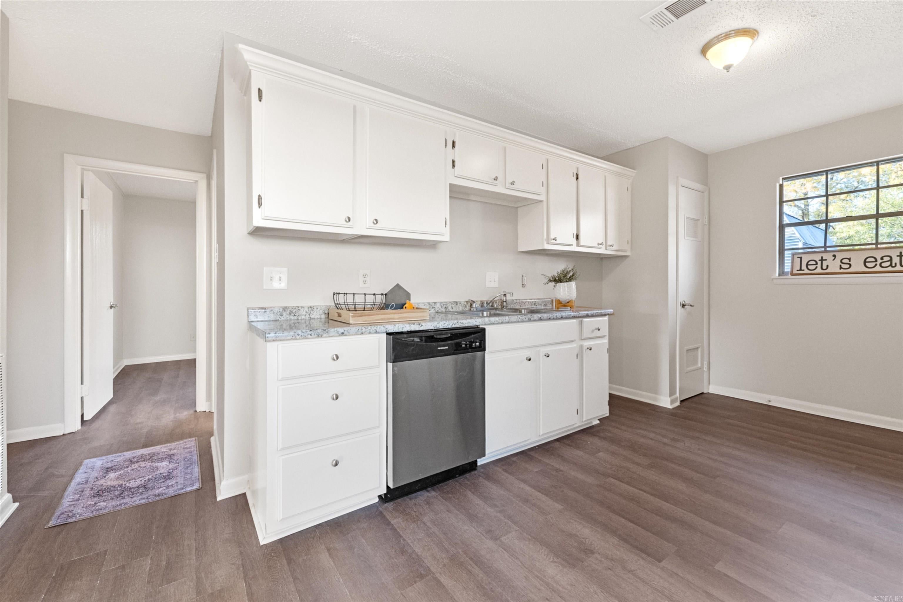 NORTH HILLS MANOR - Residential