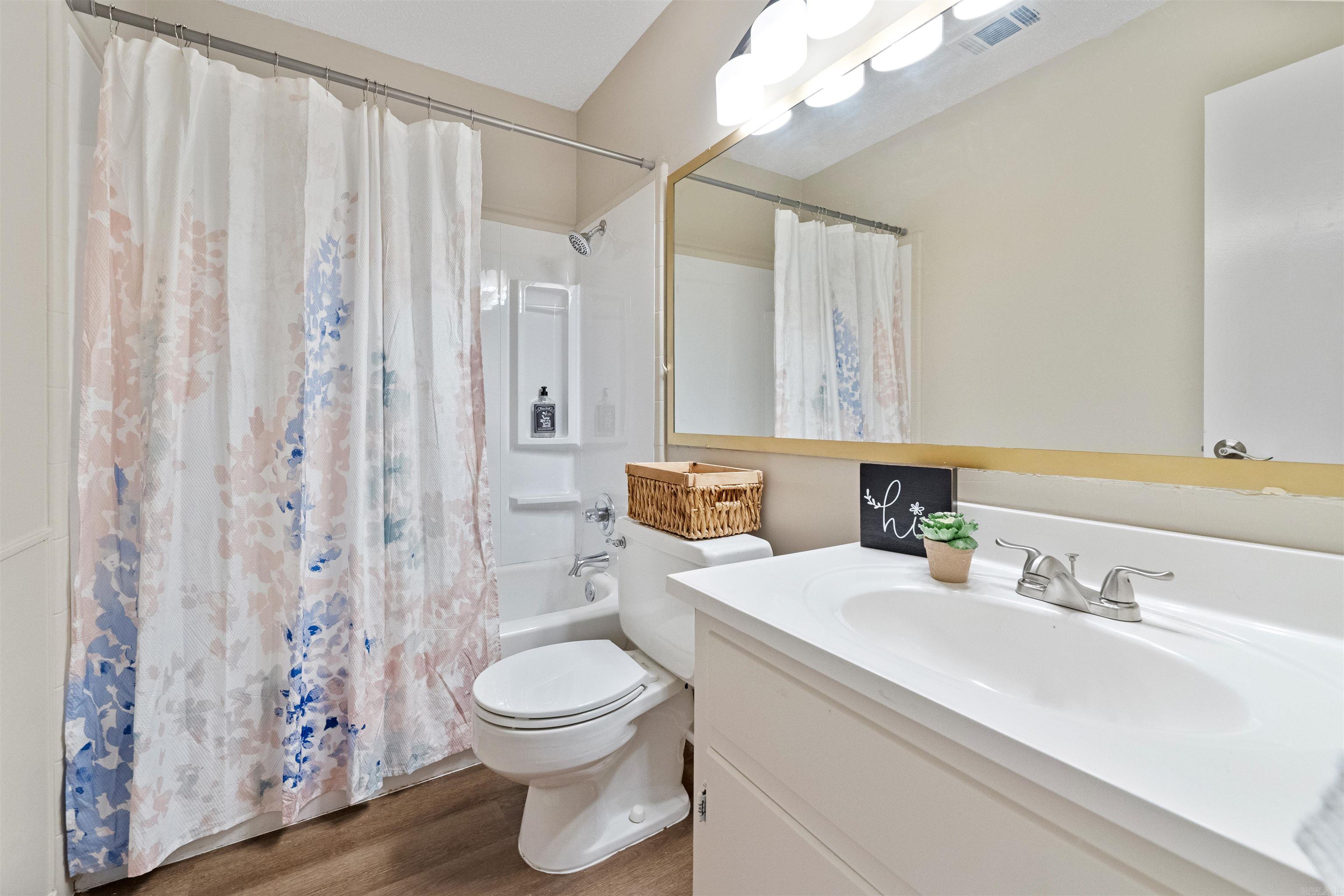 NORTH HILLS MANOR - Residential