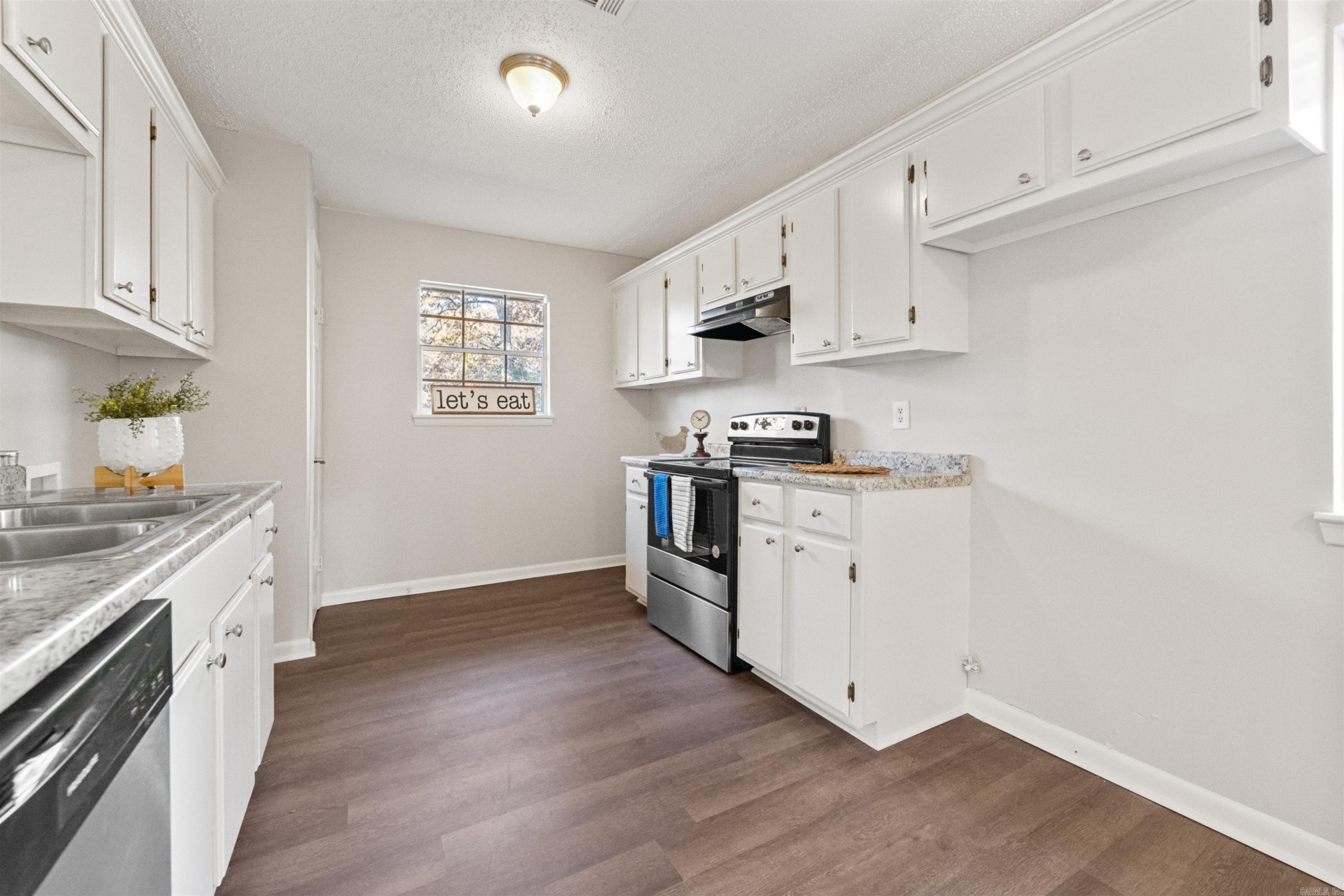 NORTH HILLS MANOR - Residential