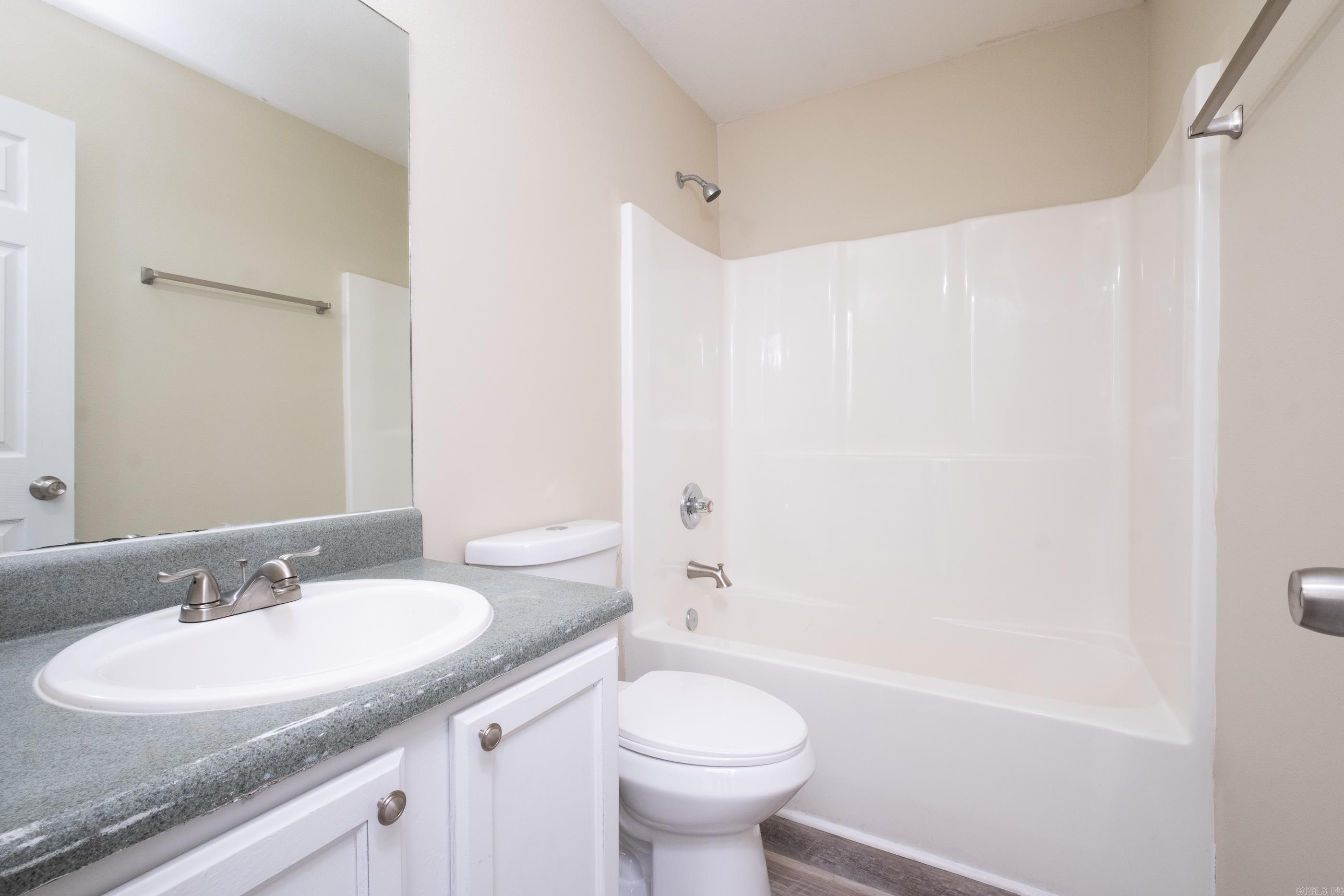 KAHN & HOLDERS ADDN - Residential