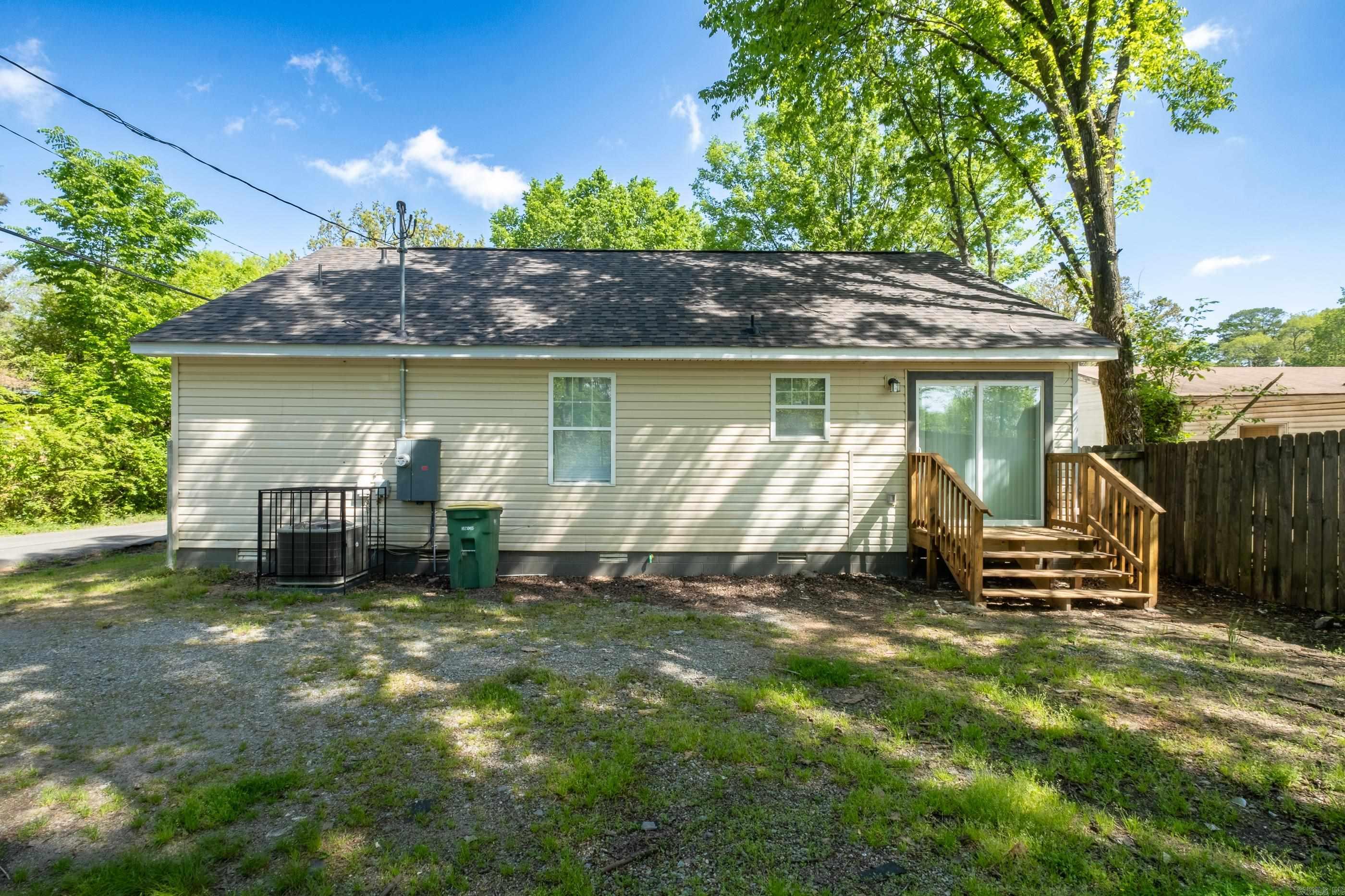 KAHN & HOLDERS ADDN - Residential