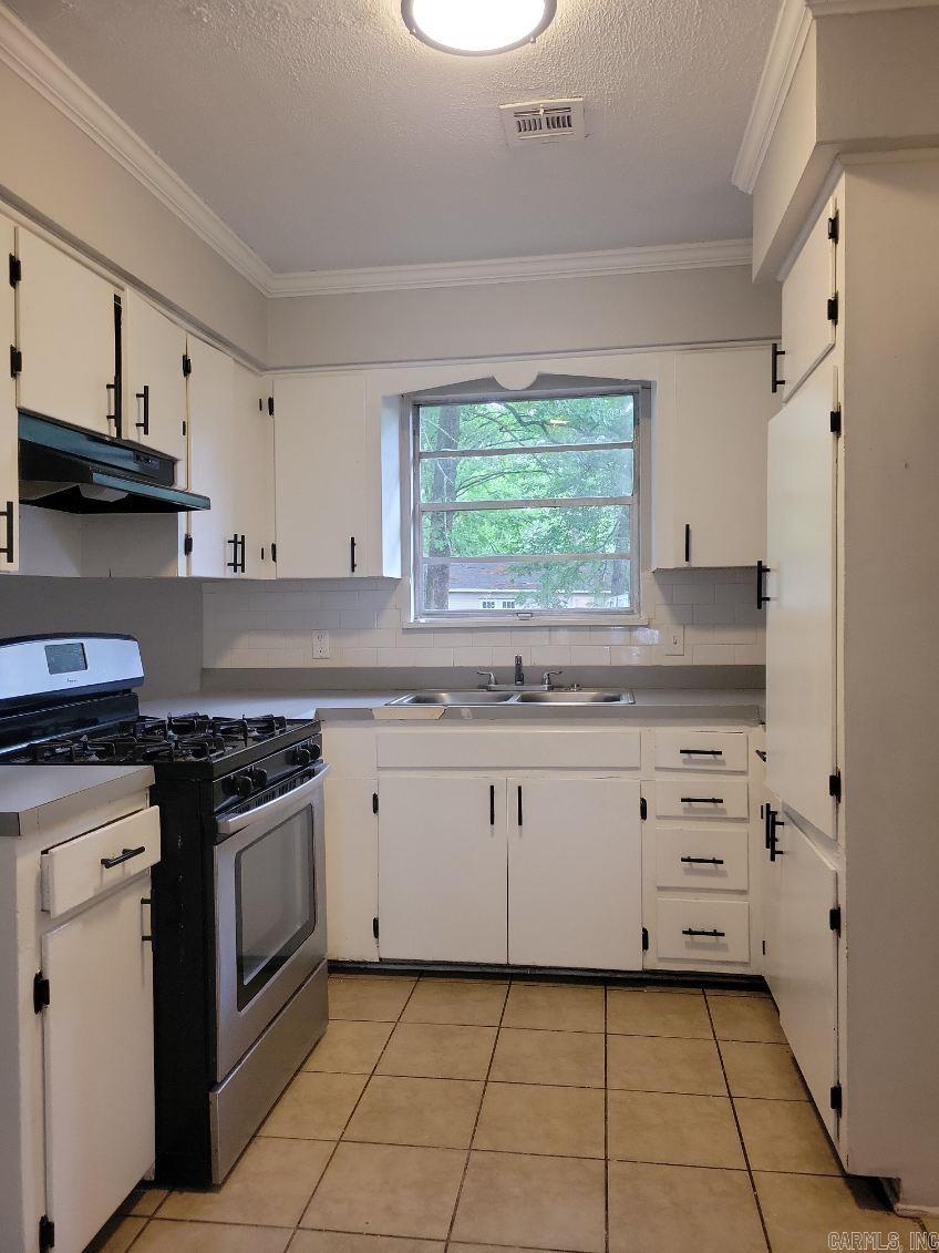 Burnalle Manor - Residential Lease