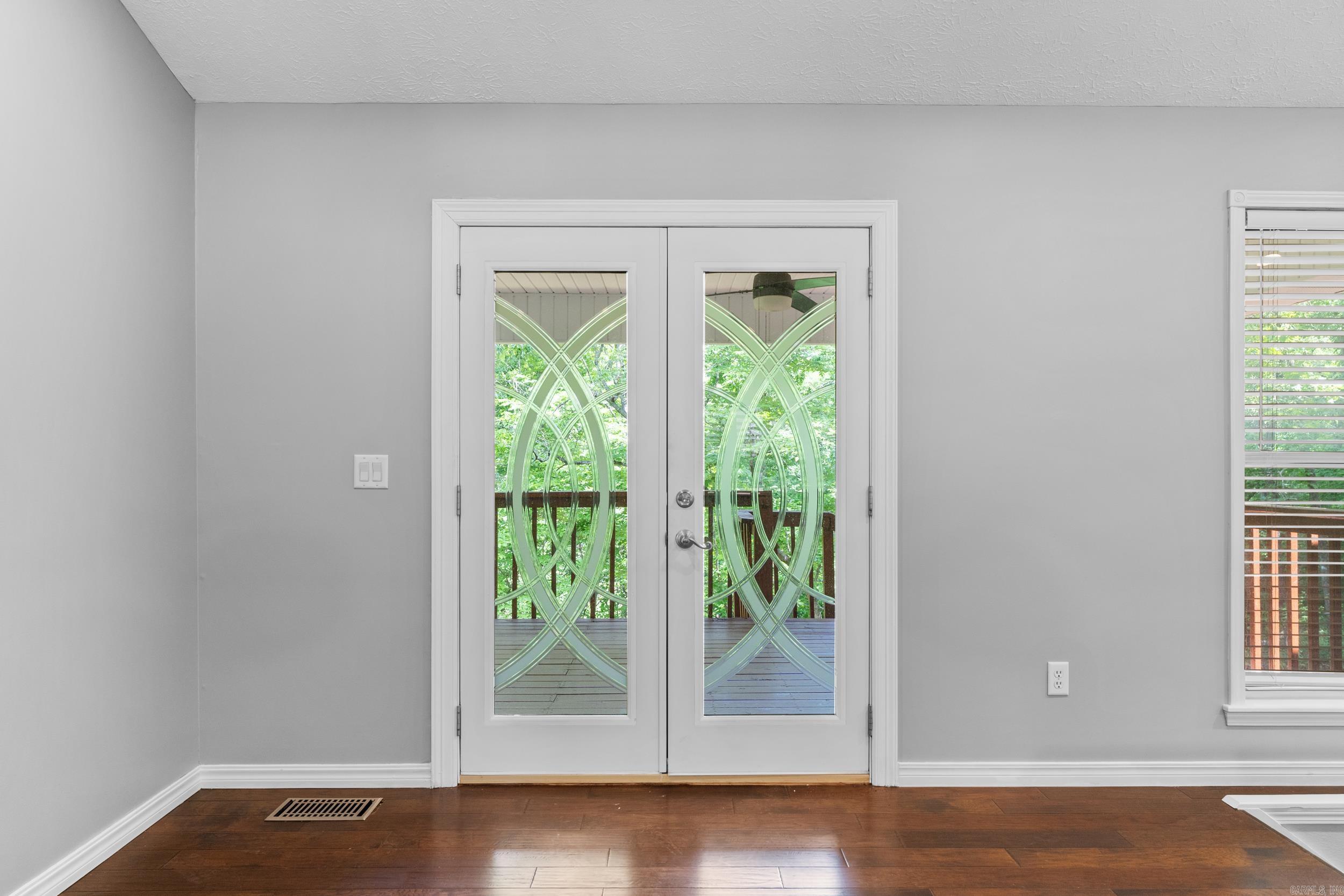 PEBBLE CREEK - Residential