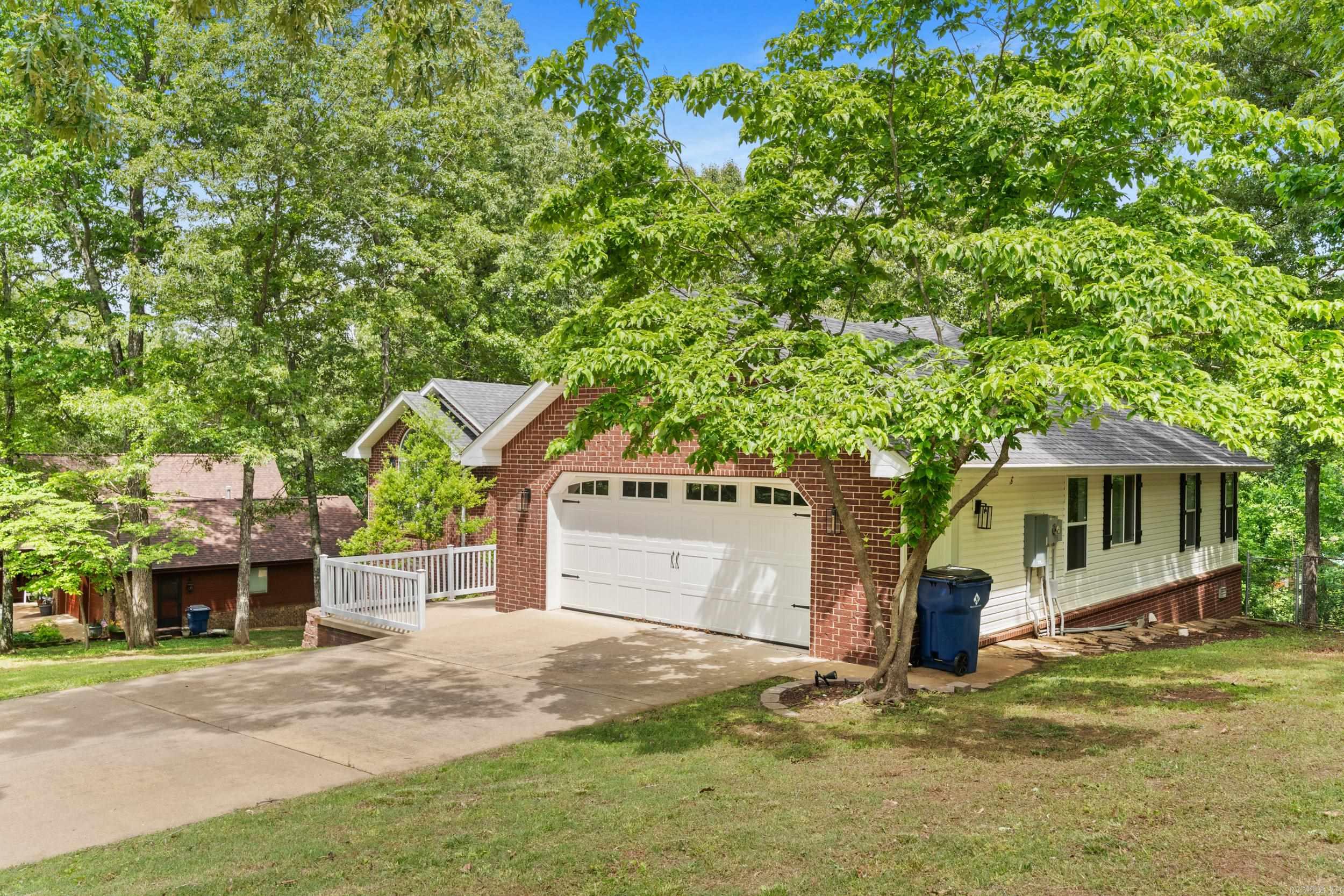 PEBBLE CREEK - Residential