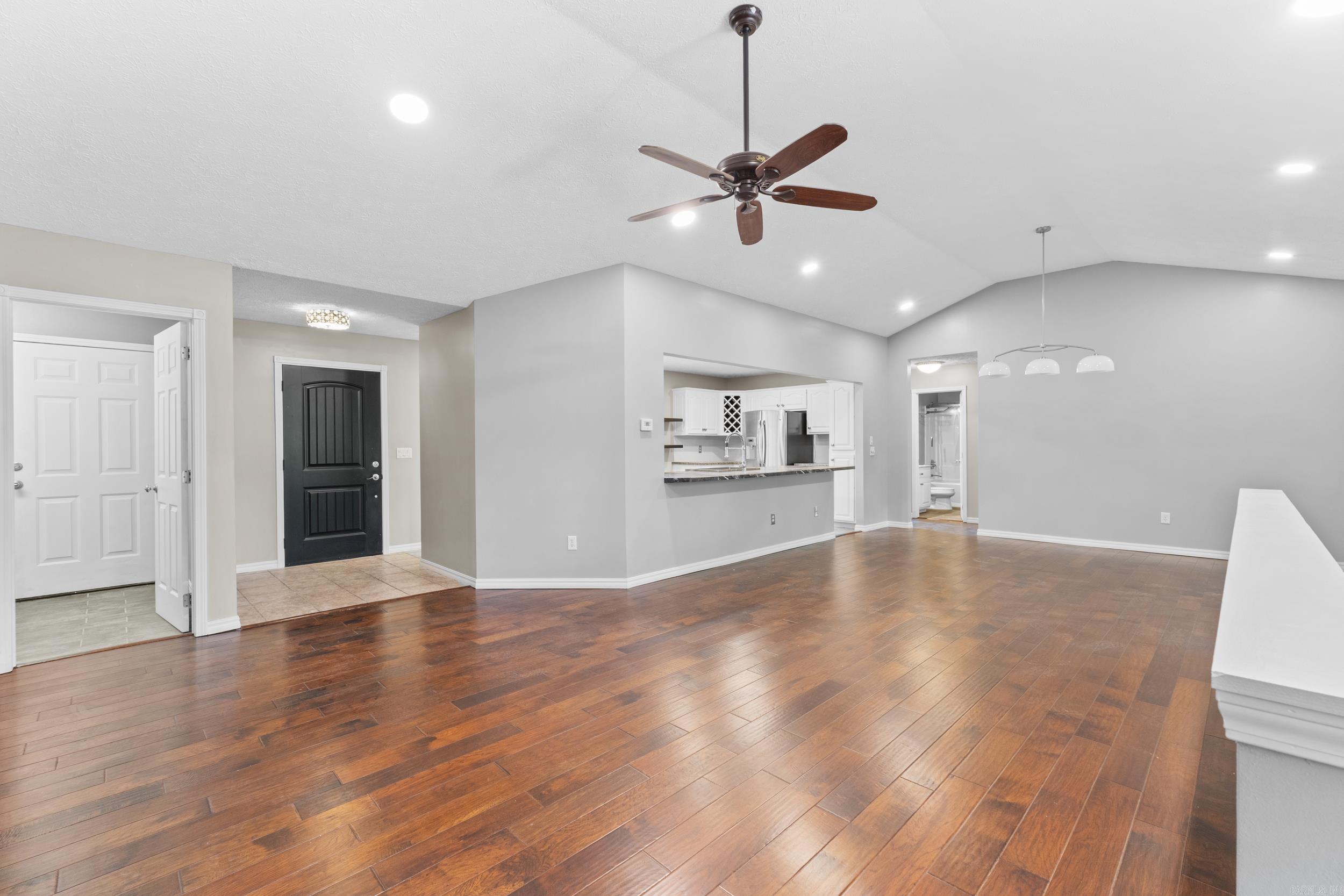 PEBBLE CREEK - Residential