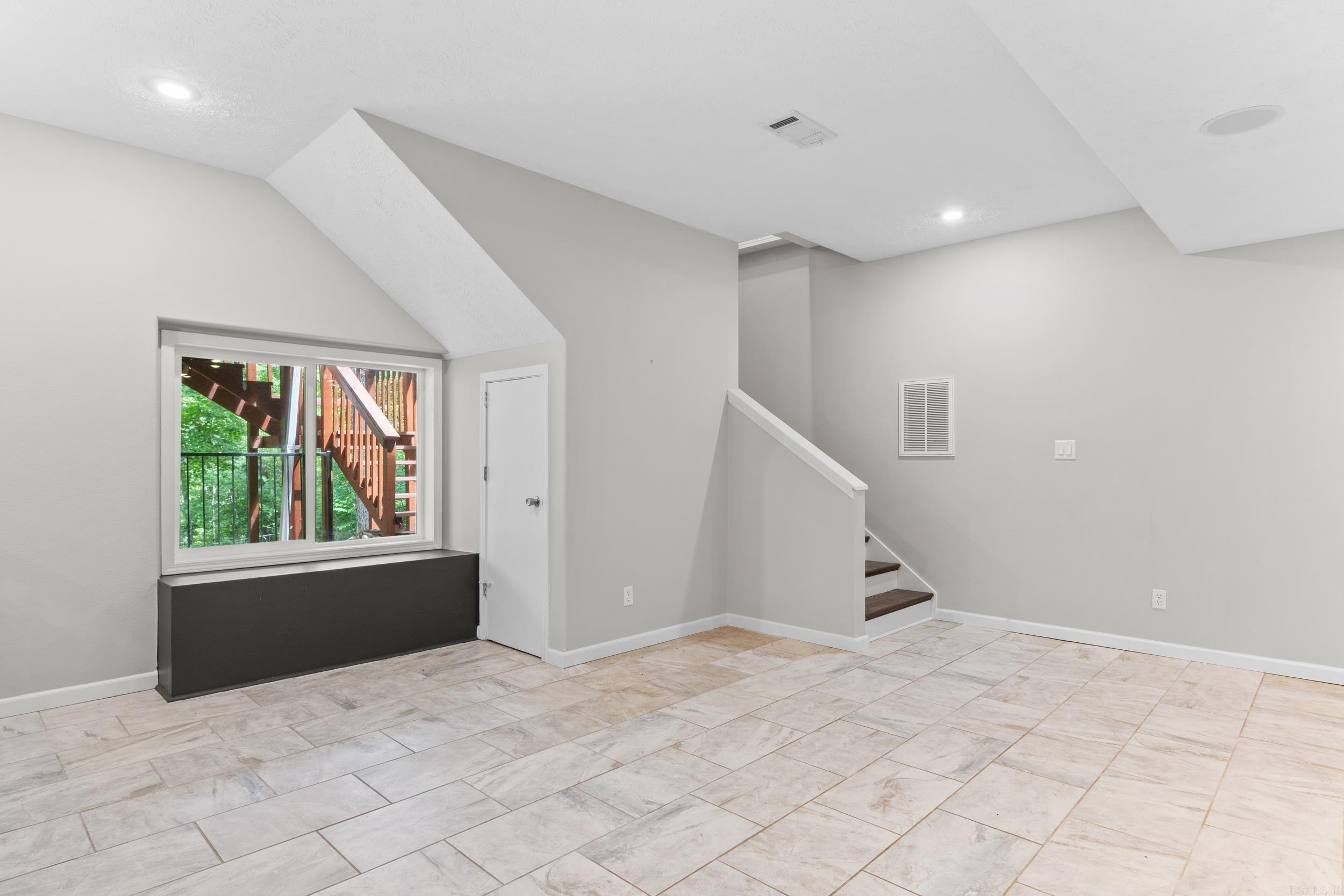 PEBBLE CREEK - Residential