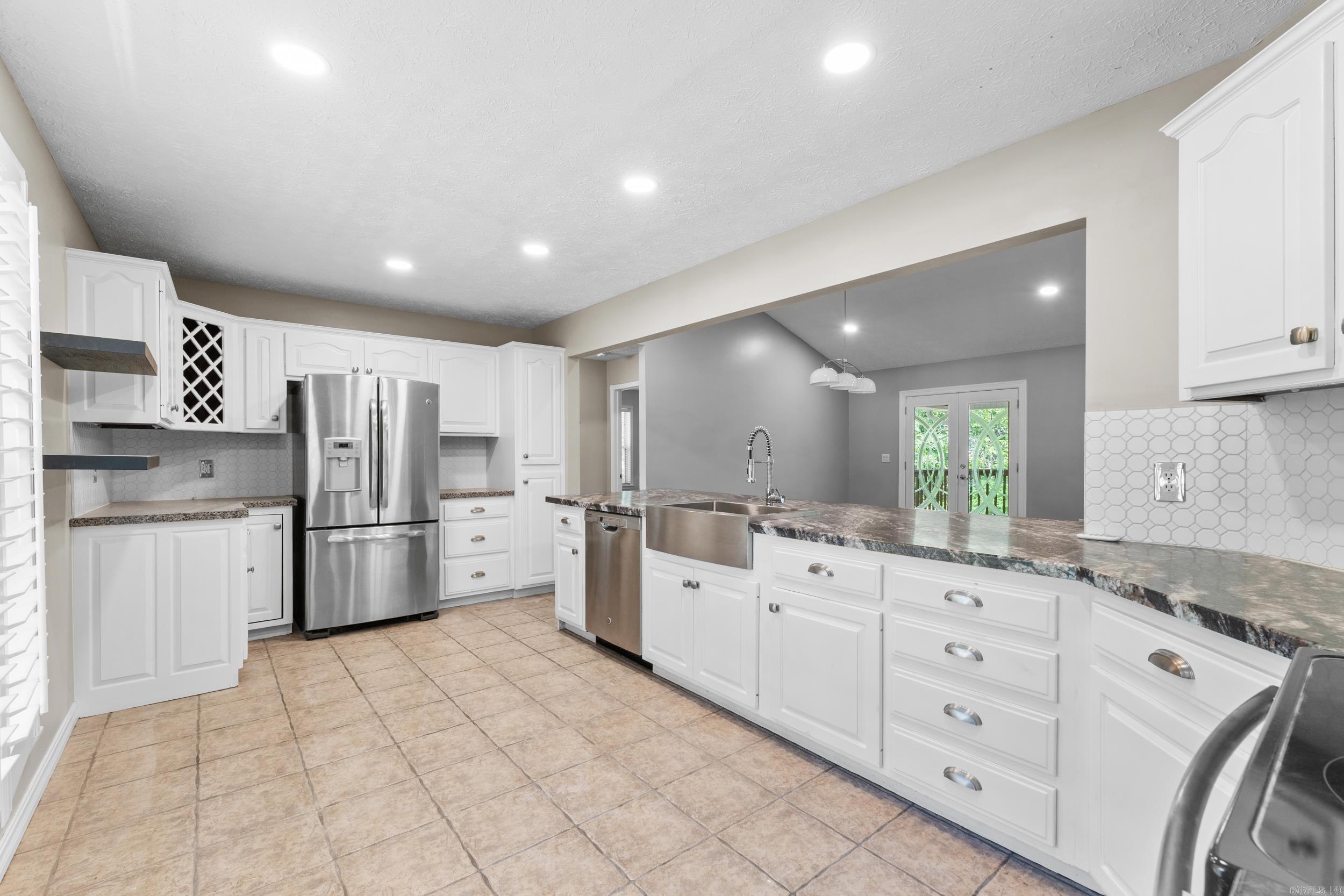 PEBBLE CREEK - Residential
