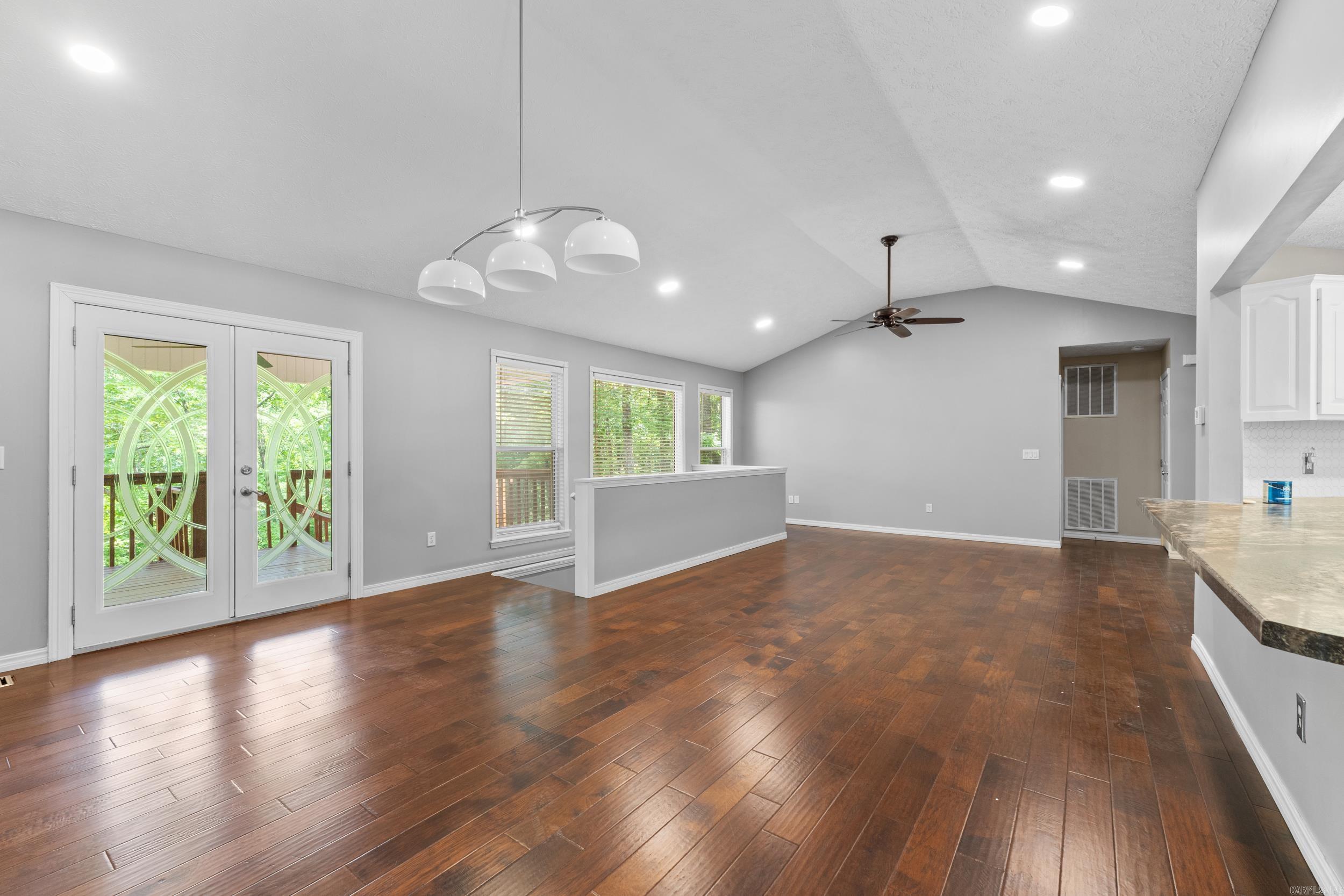 PEBBLE CREEK - Residential