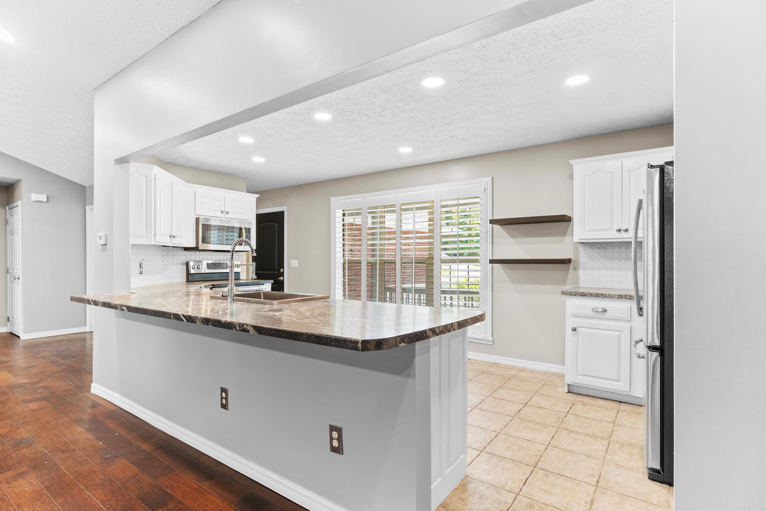 PEBBLE CREEK - Residential