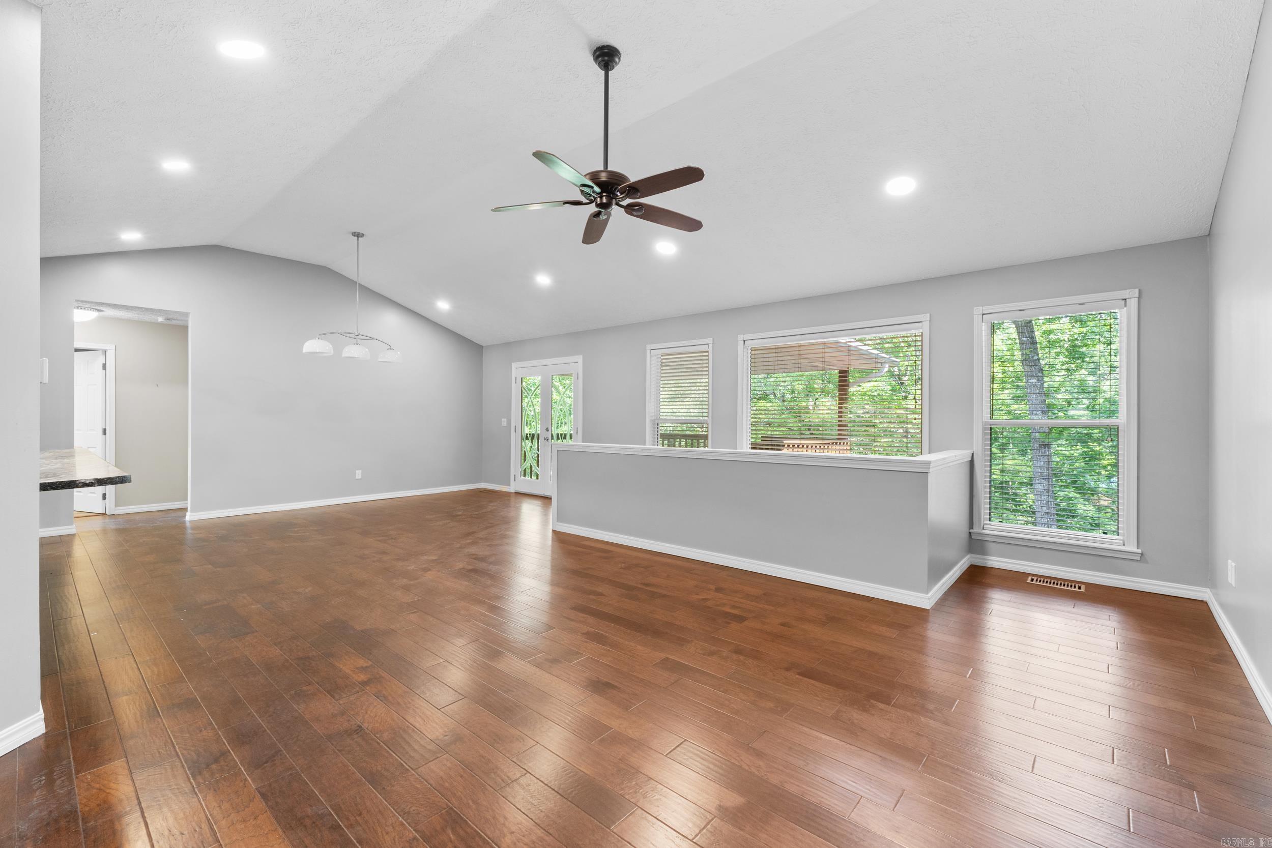 PEBBLE CREEK - Residential