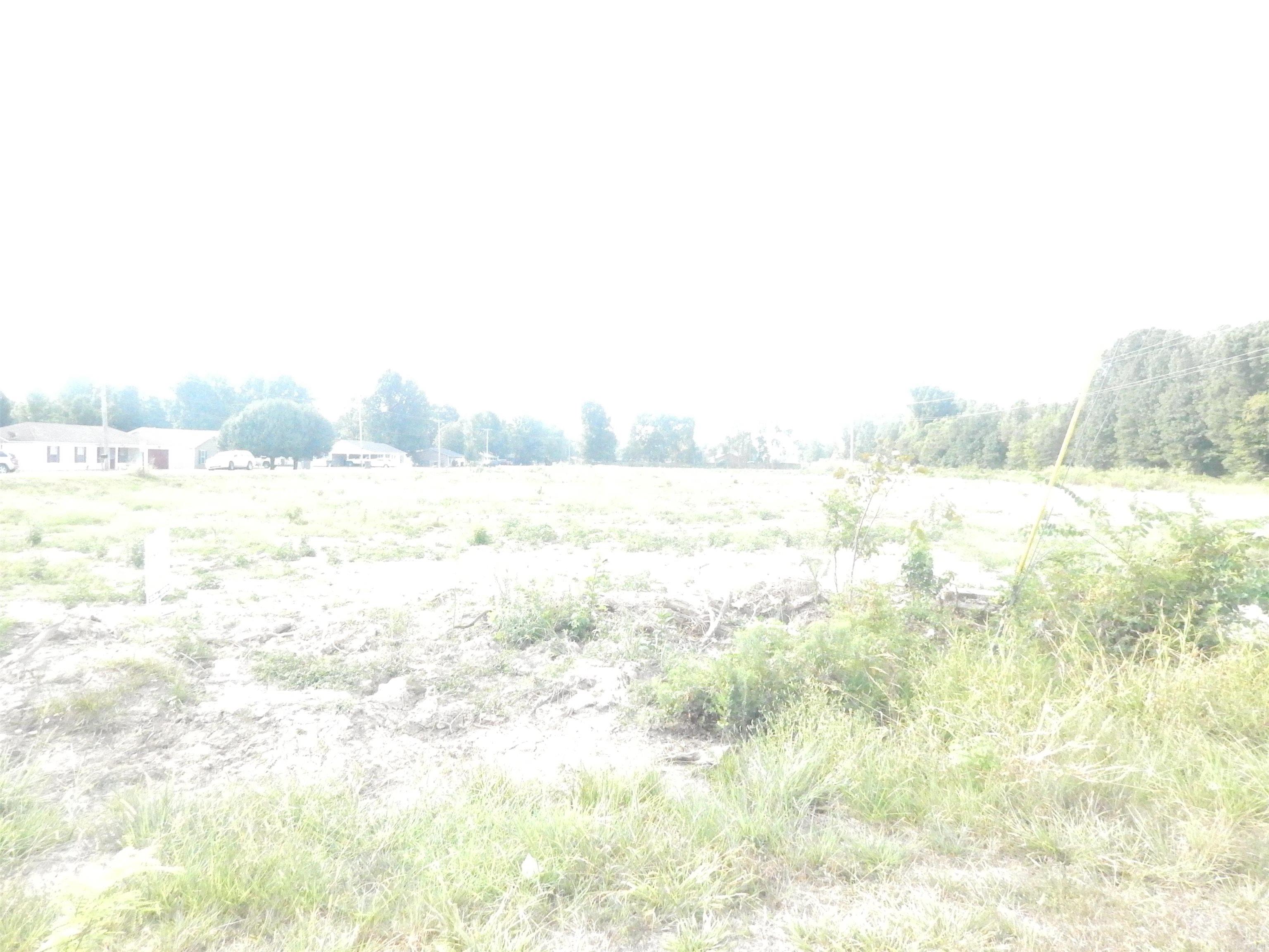 IDEAL PROPERTY FOR BUILDERS, THIS PROPERTY IS ON CORNER OF NORTH 10TH AVE AND NORTHEND AVE, WATER AND SEWER AVAIBALE. IDEAL FOR A SUB-DIVISION AND NOT IN FLOOD ZONE.