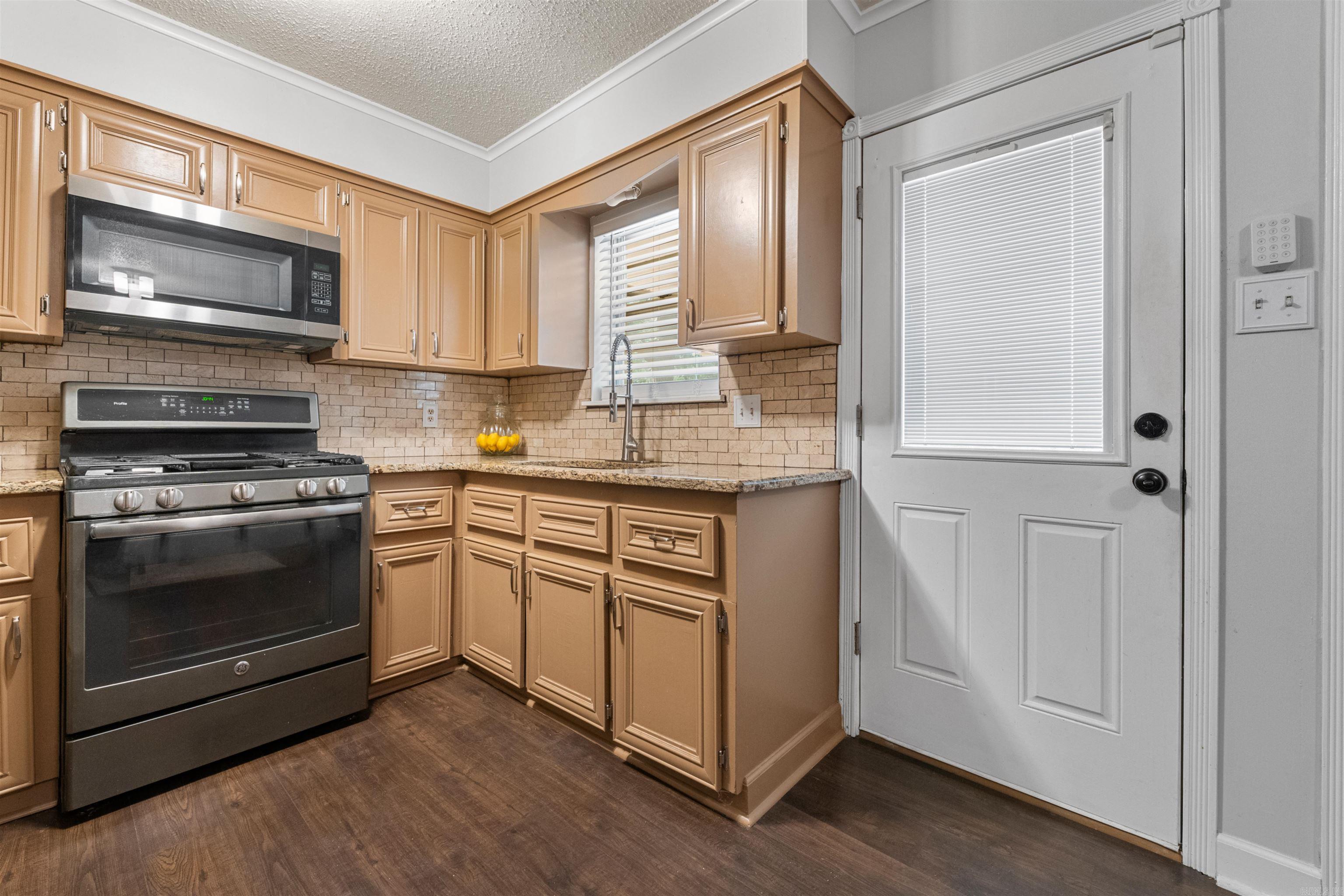 Delta Lawn - Residential