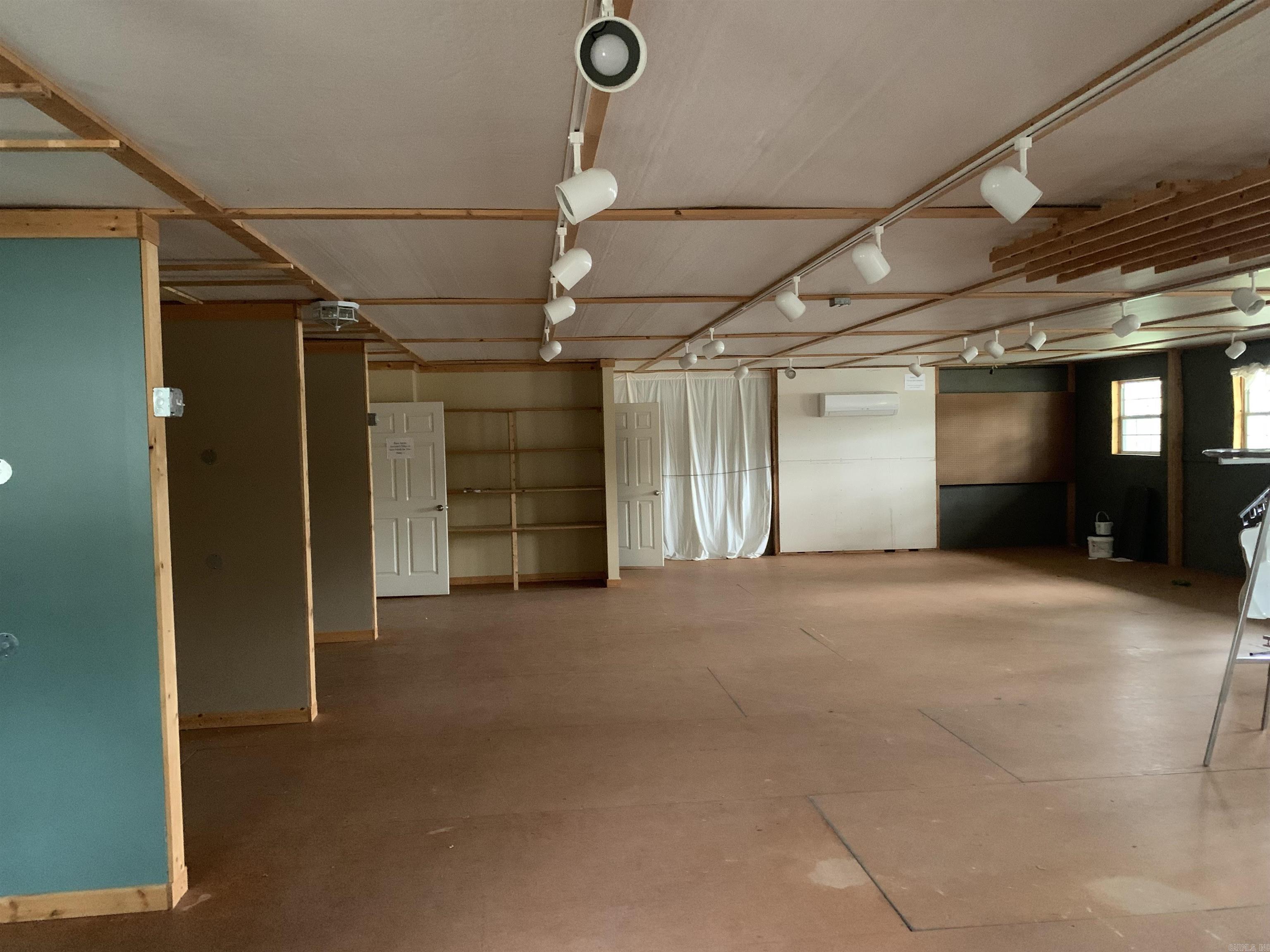 Metes & Bounds - Commercial Sale