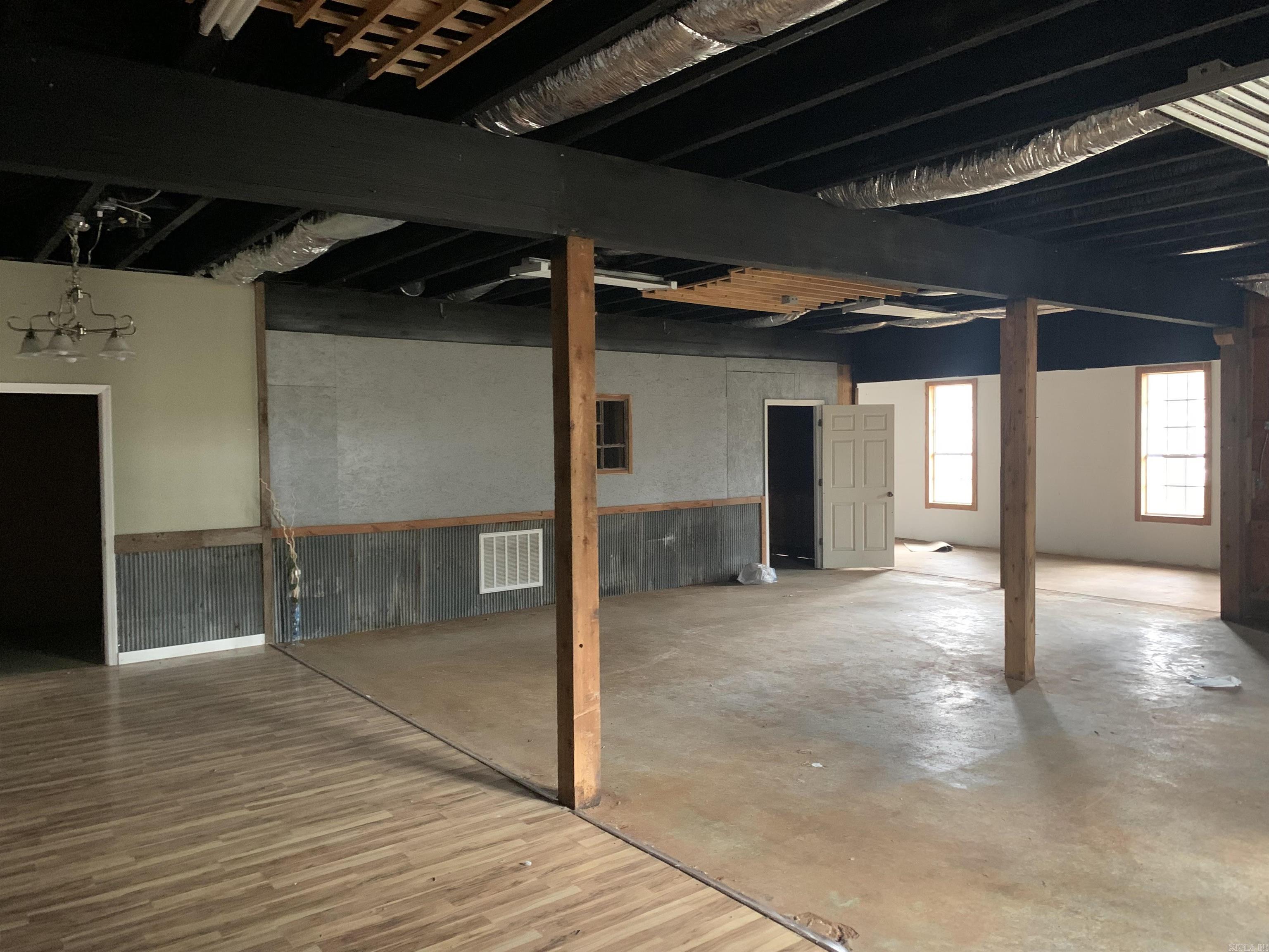 Metes & Bounds - Commercial Sale