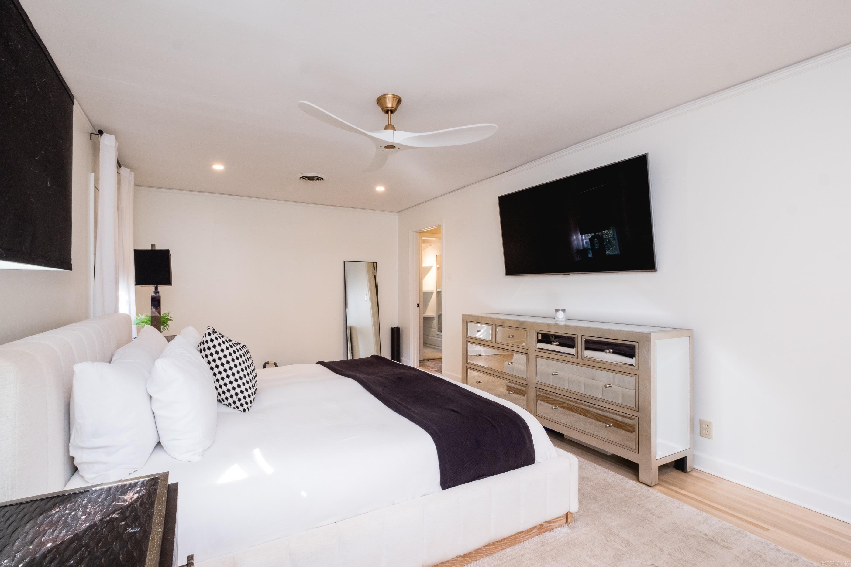 HOLLYWOOD - Residential