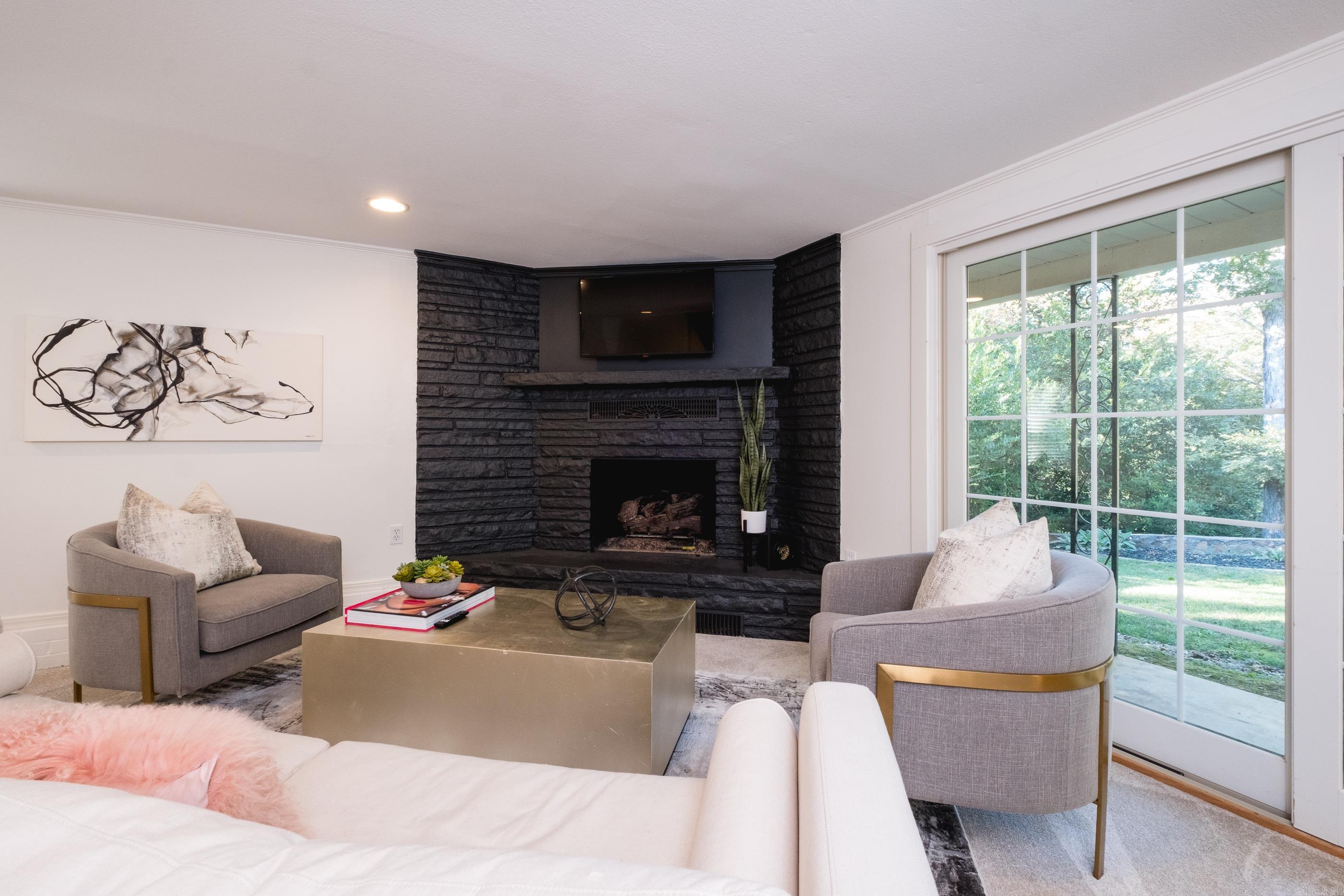 HOLLYWOOD - Residential