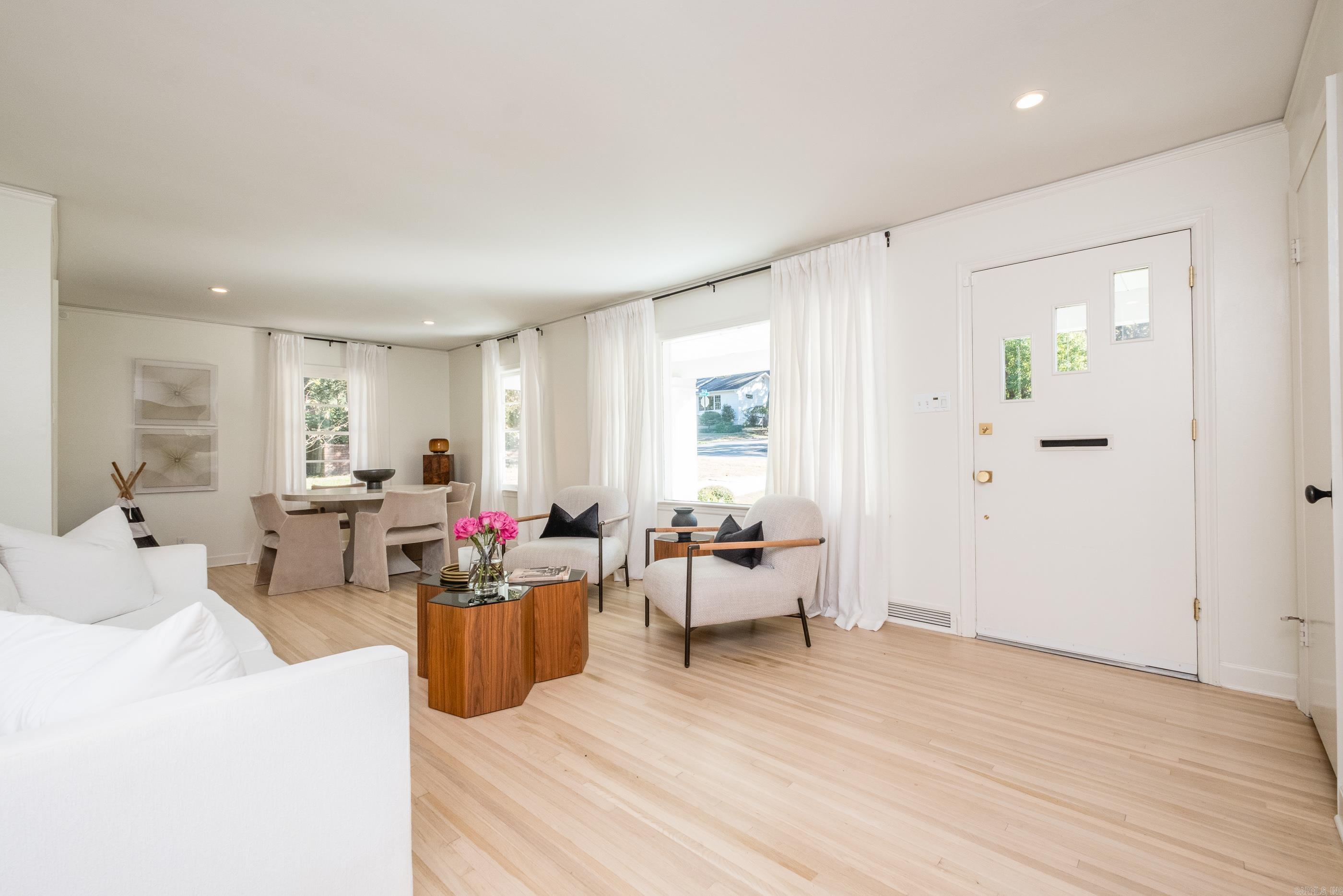 HOLLYWOOD - Residential