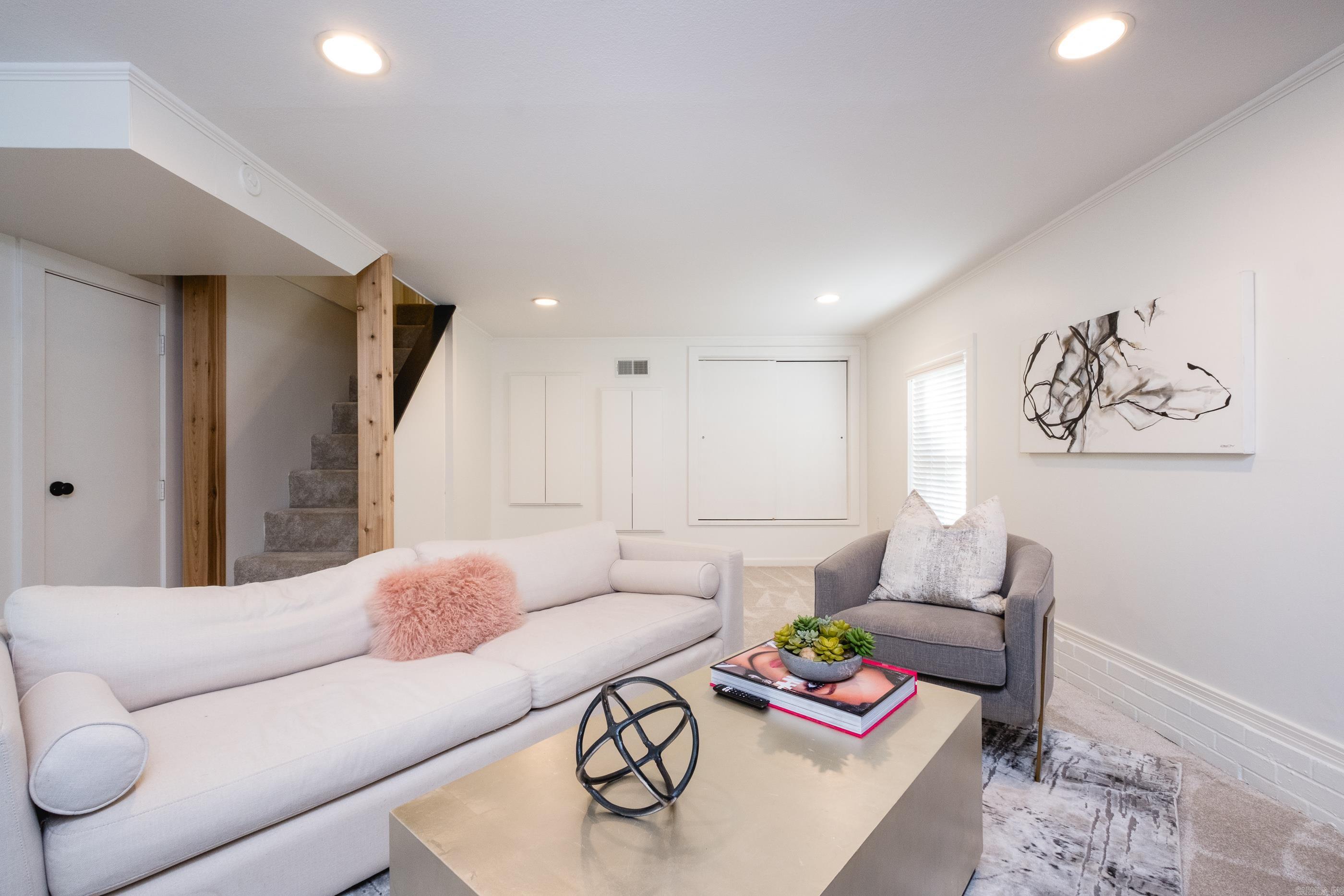 HOLLYWOOD - Residential