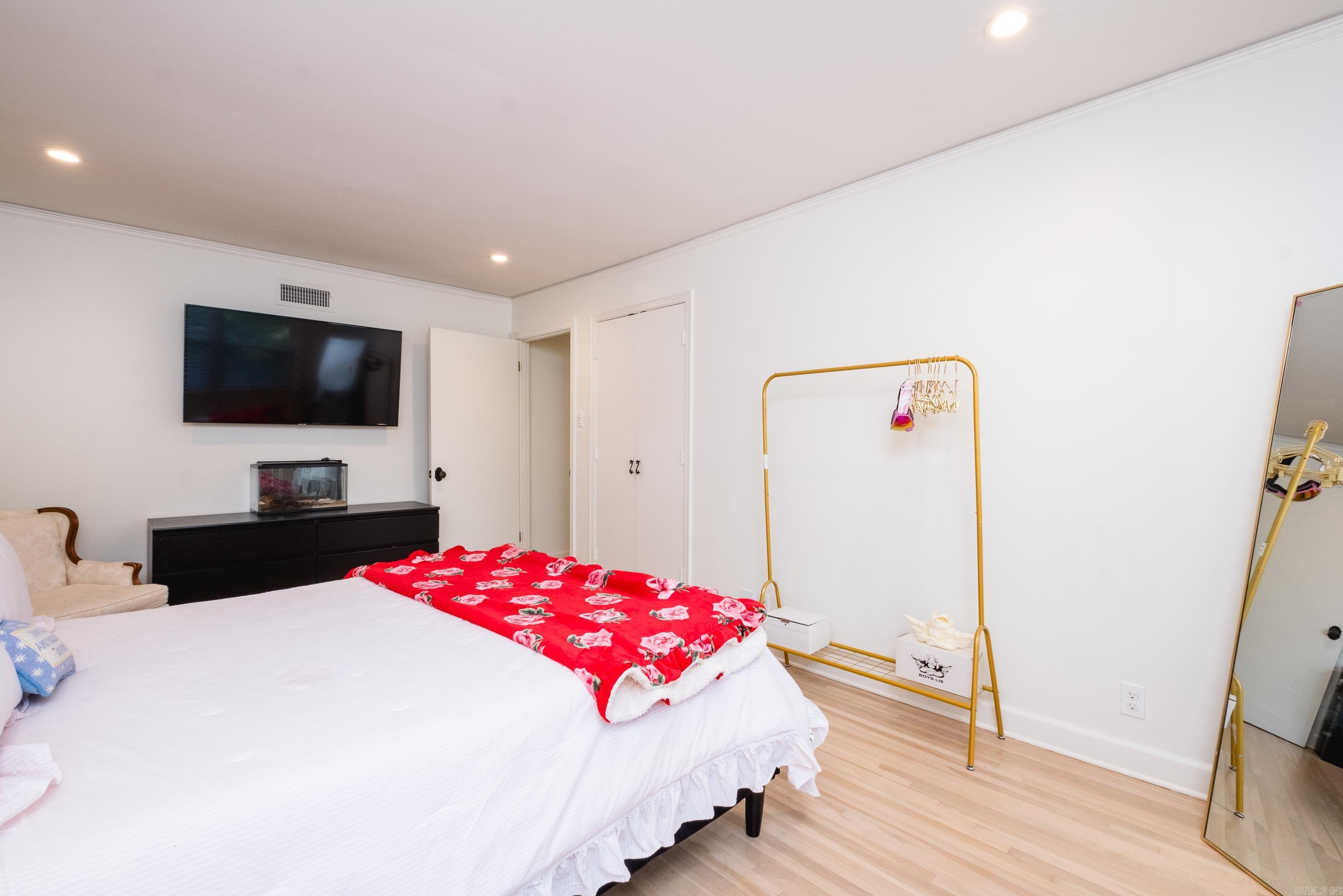 HOLLYWOOD - Residential