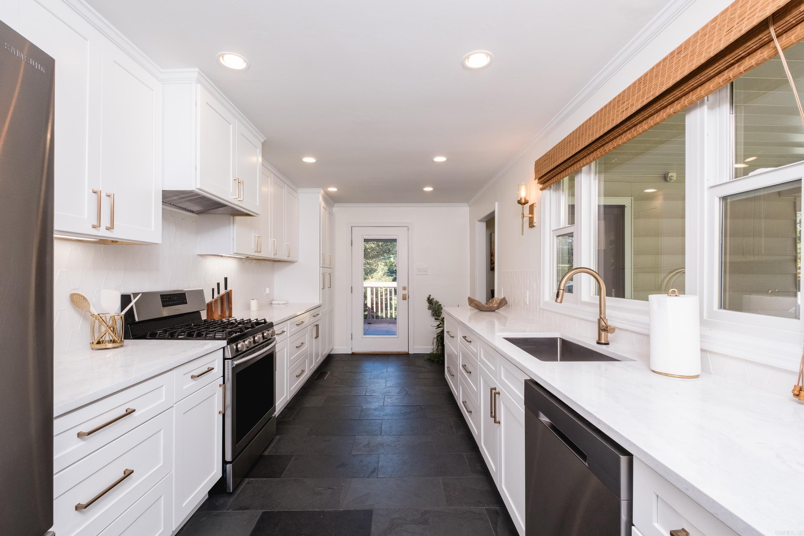 HOLLYWOOD - Residential