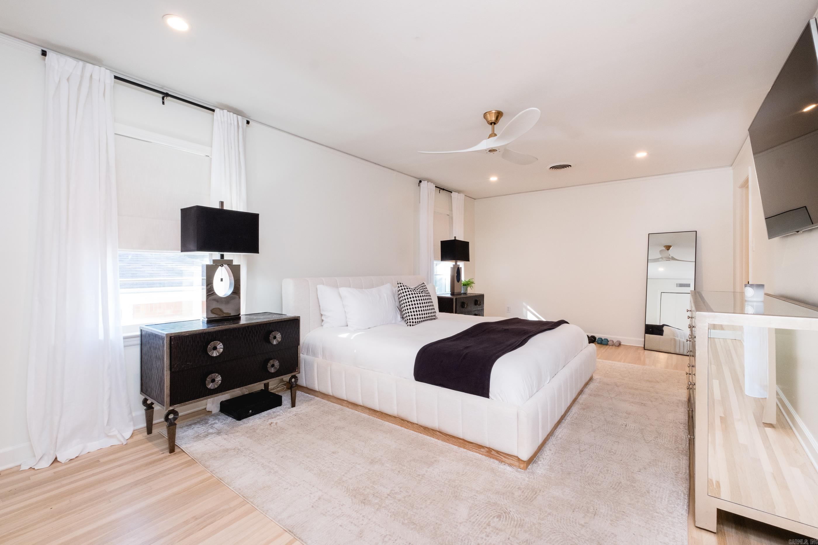 HOLLYWOOD - Residential