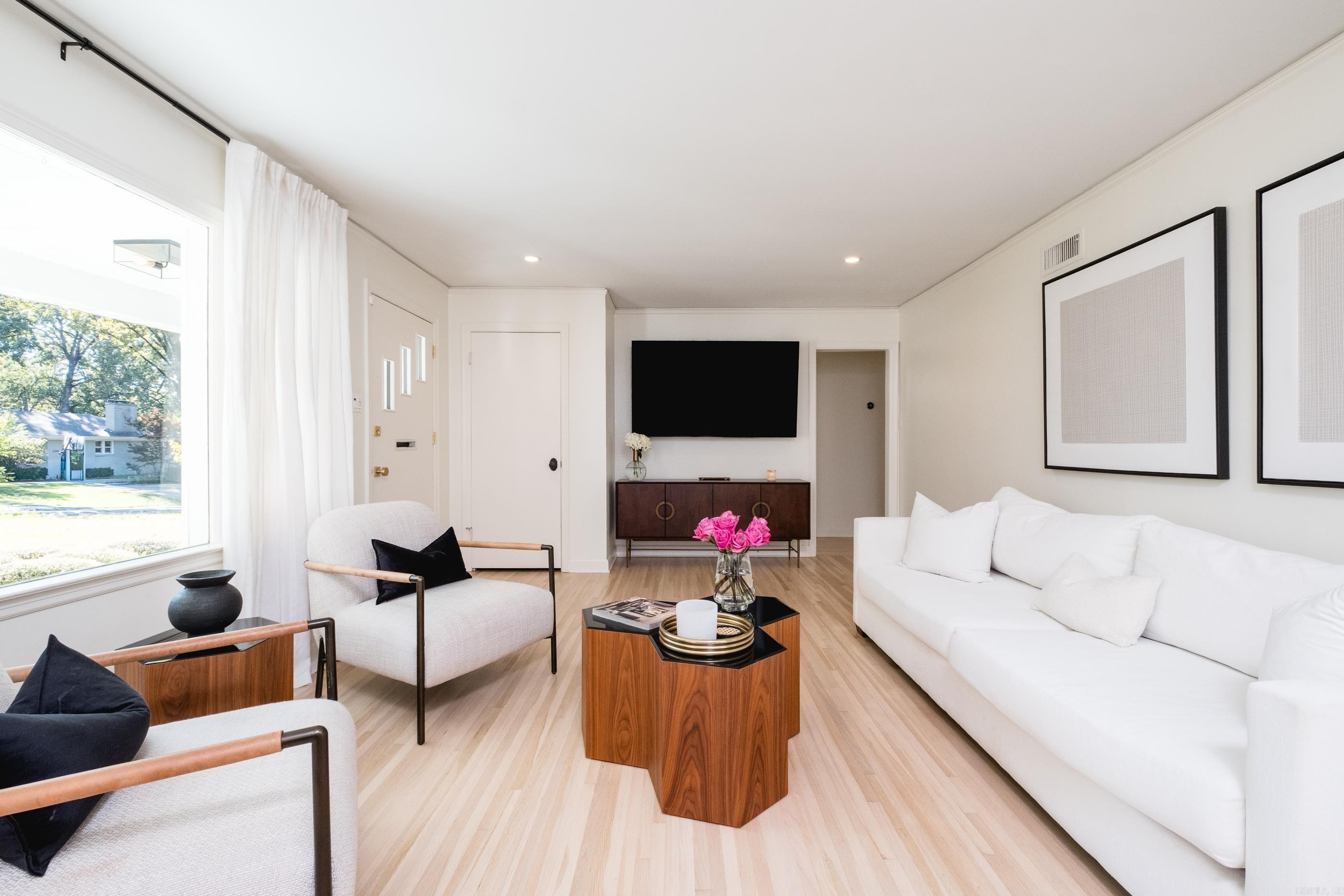 HOLLYWOOD - Residential