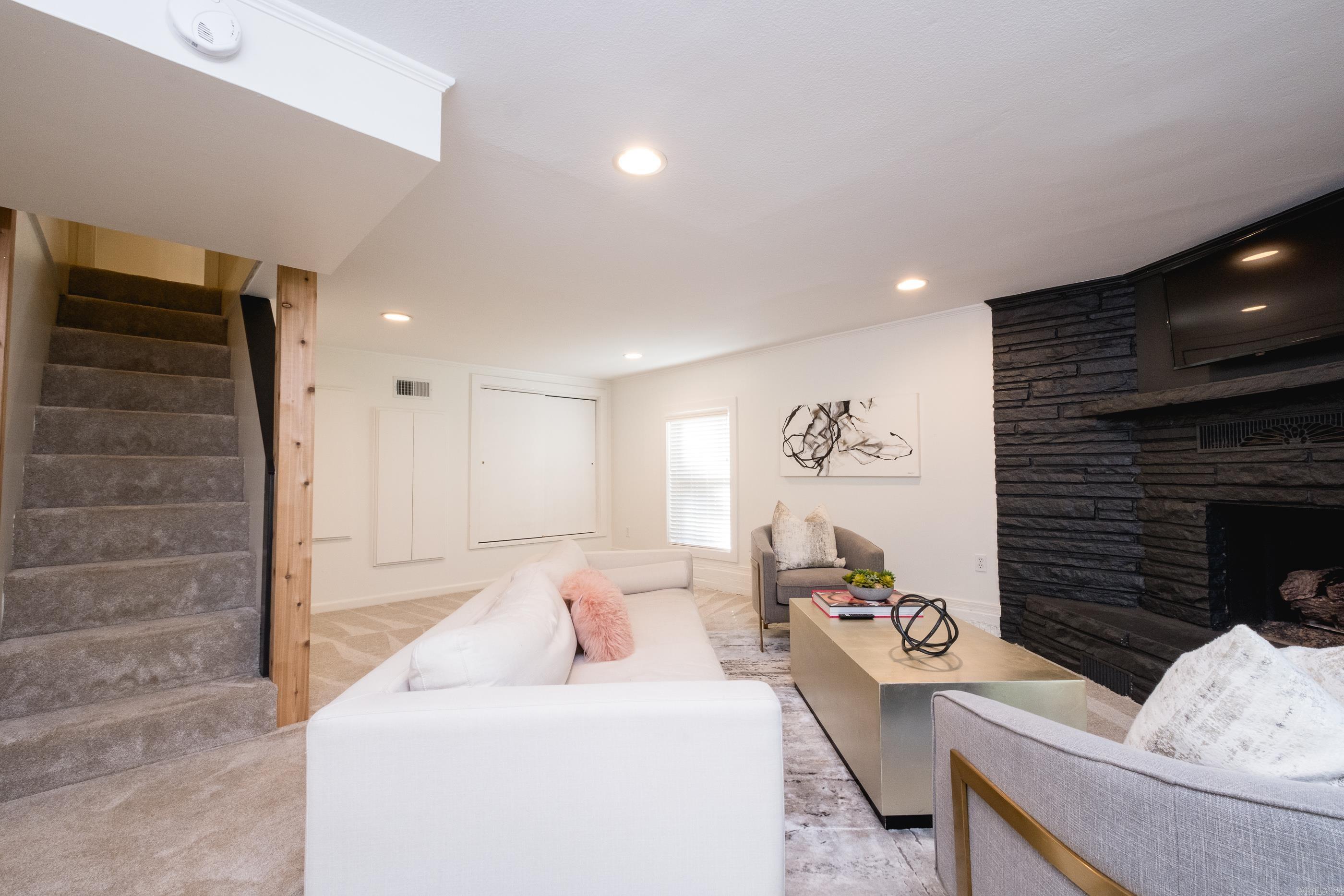 HOLLYWOOD - Residential