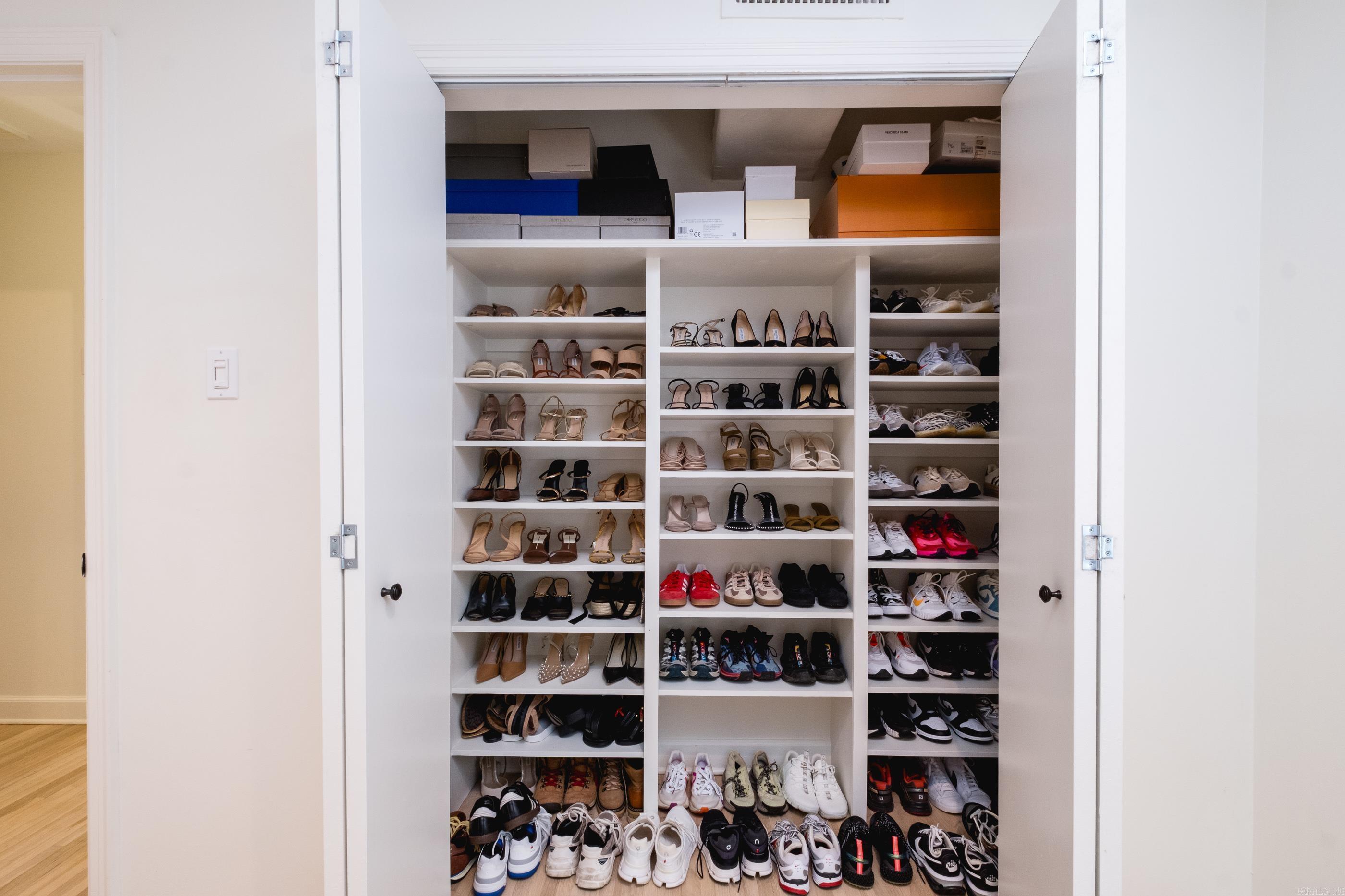 HOLLYWOOD - Residential