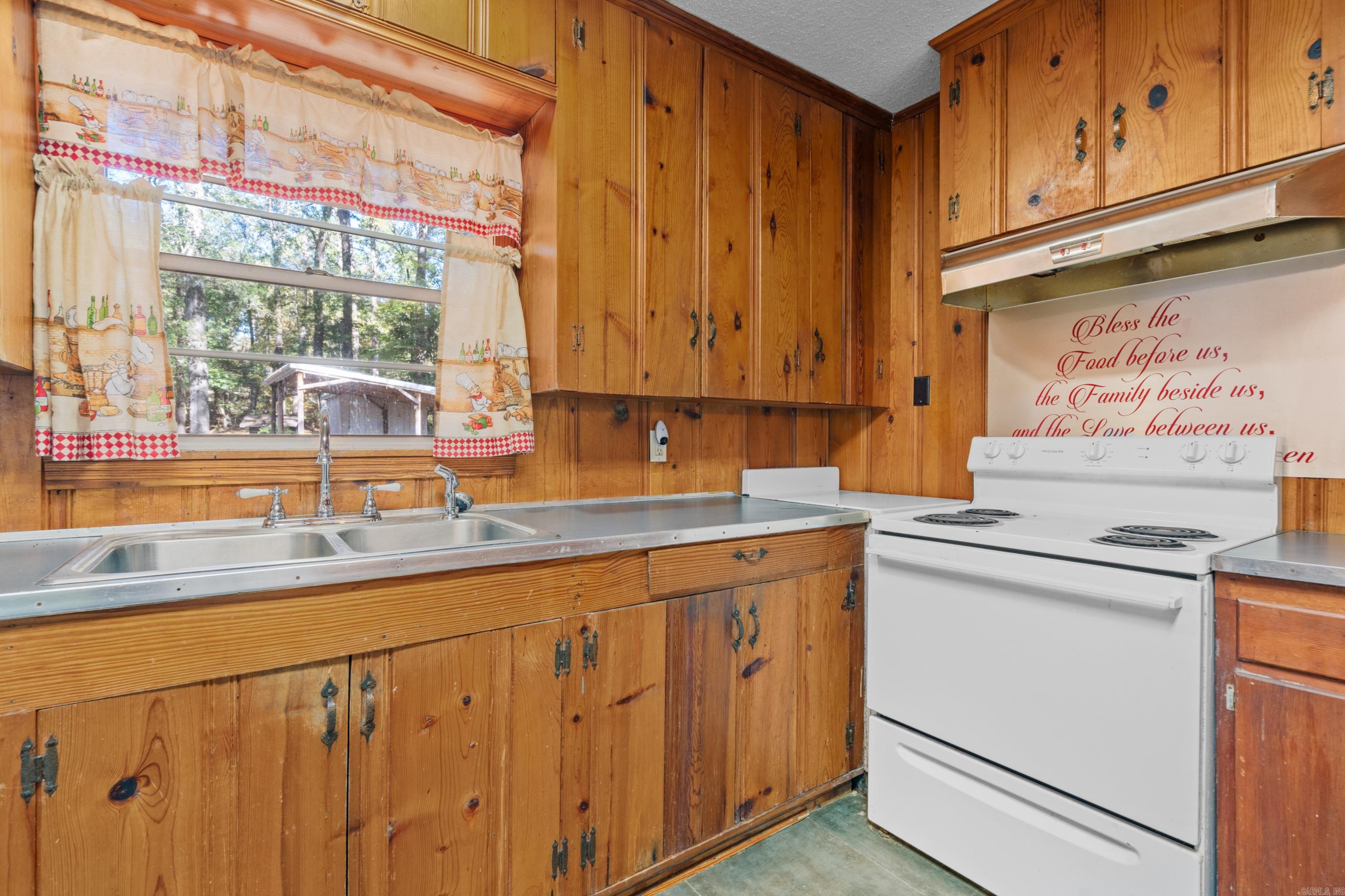 SNUG HARBOR LAKE SHORE - Residential