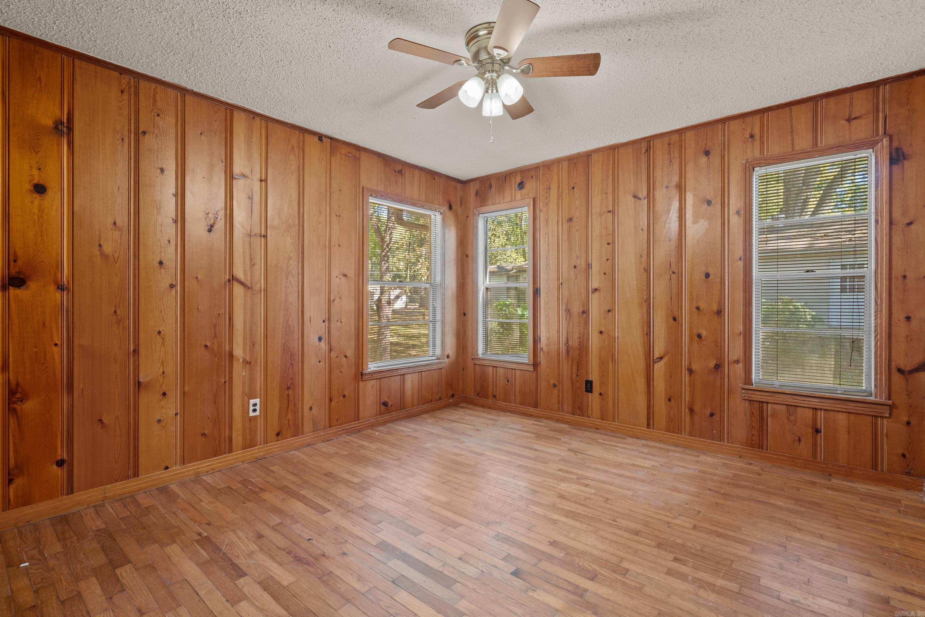 SNUG HARBOR LAKE SHORE - Residential