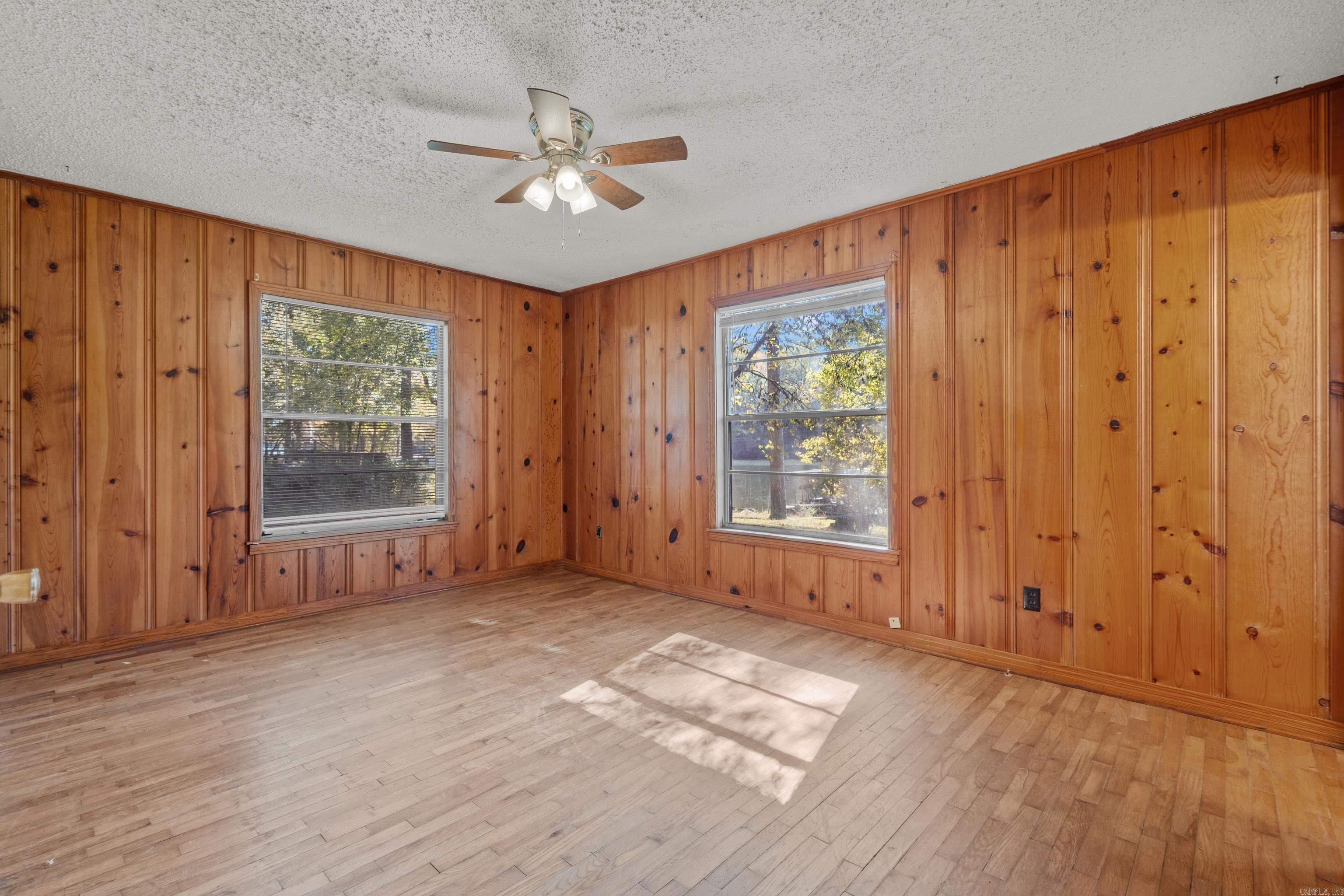 SNUG HARBOR LAKE SHORE - Residential