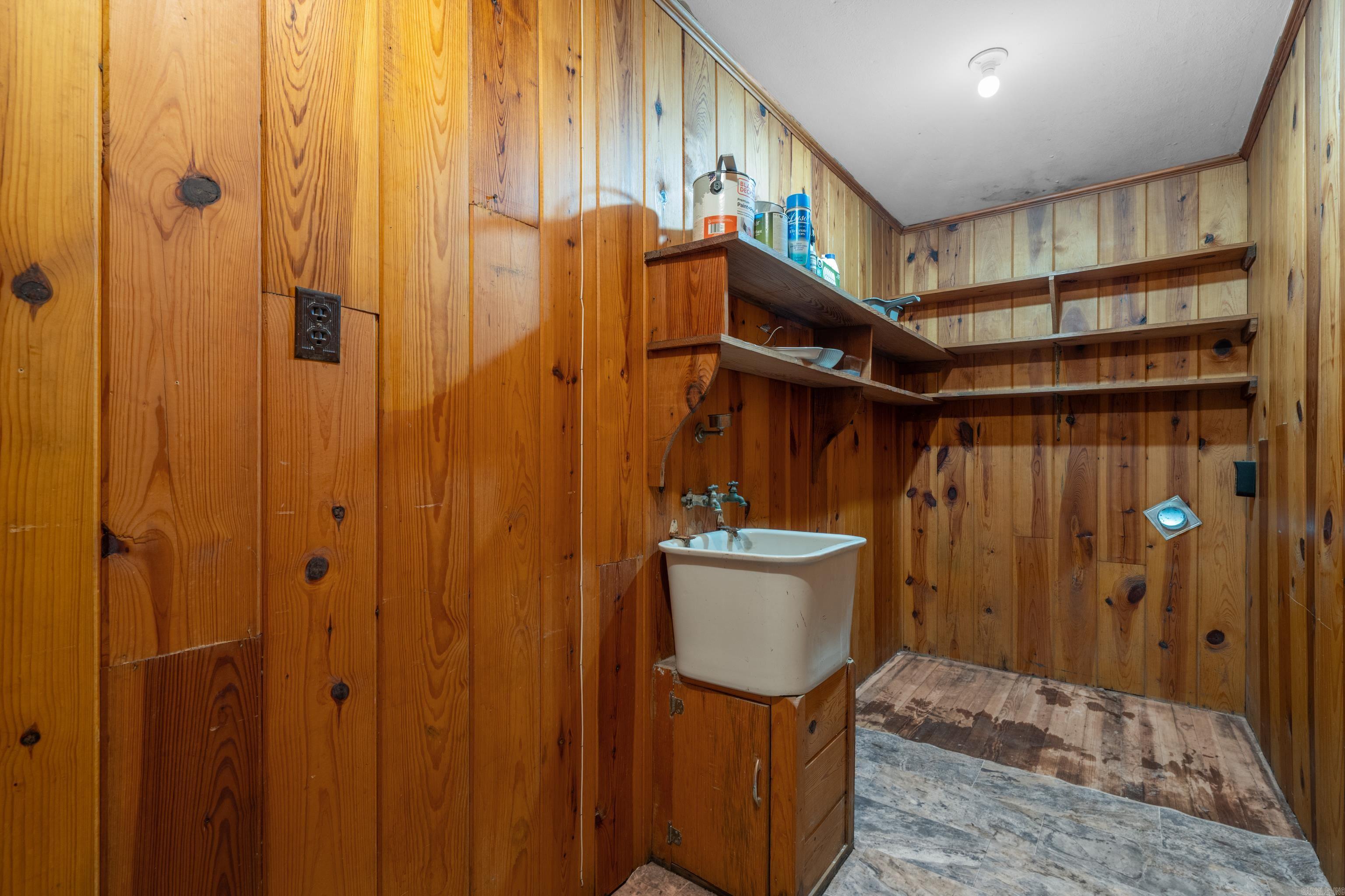 SNUG HARBOR LAKE SHORE - Residential