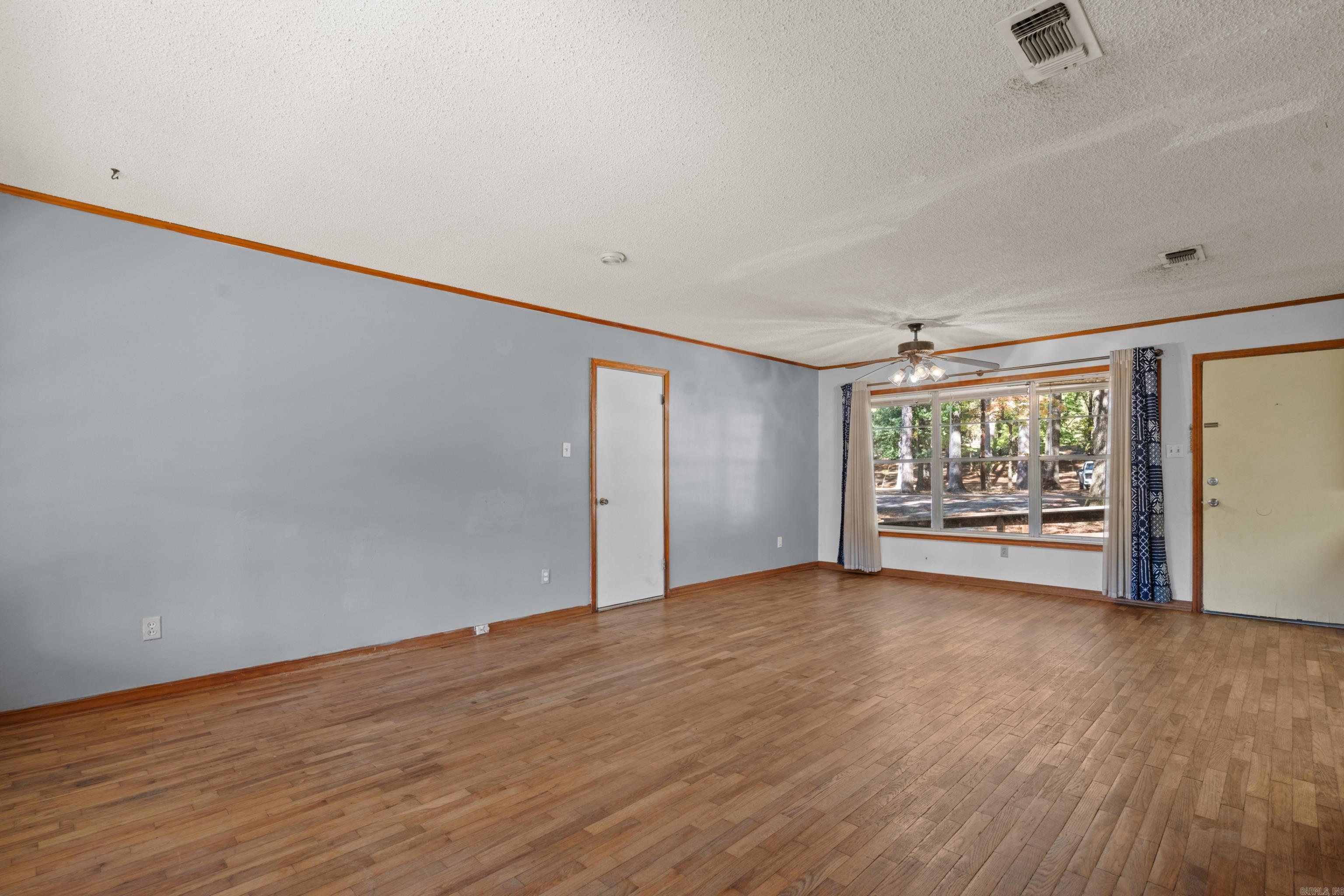 SNUG HARBOR LAKE SHORE - Residential