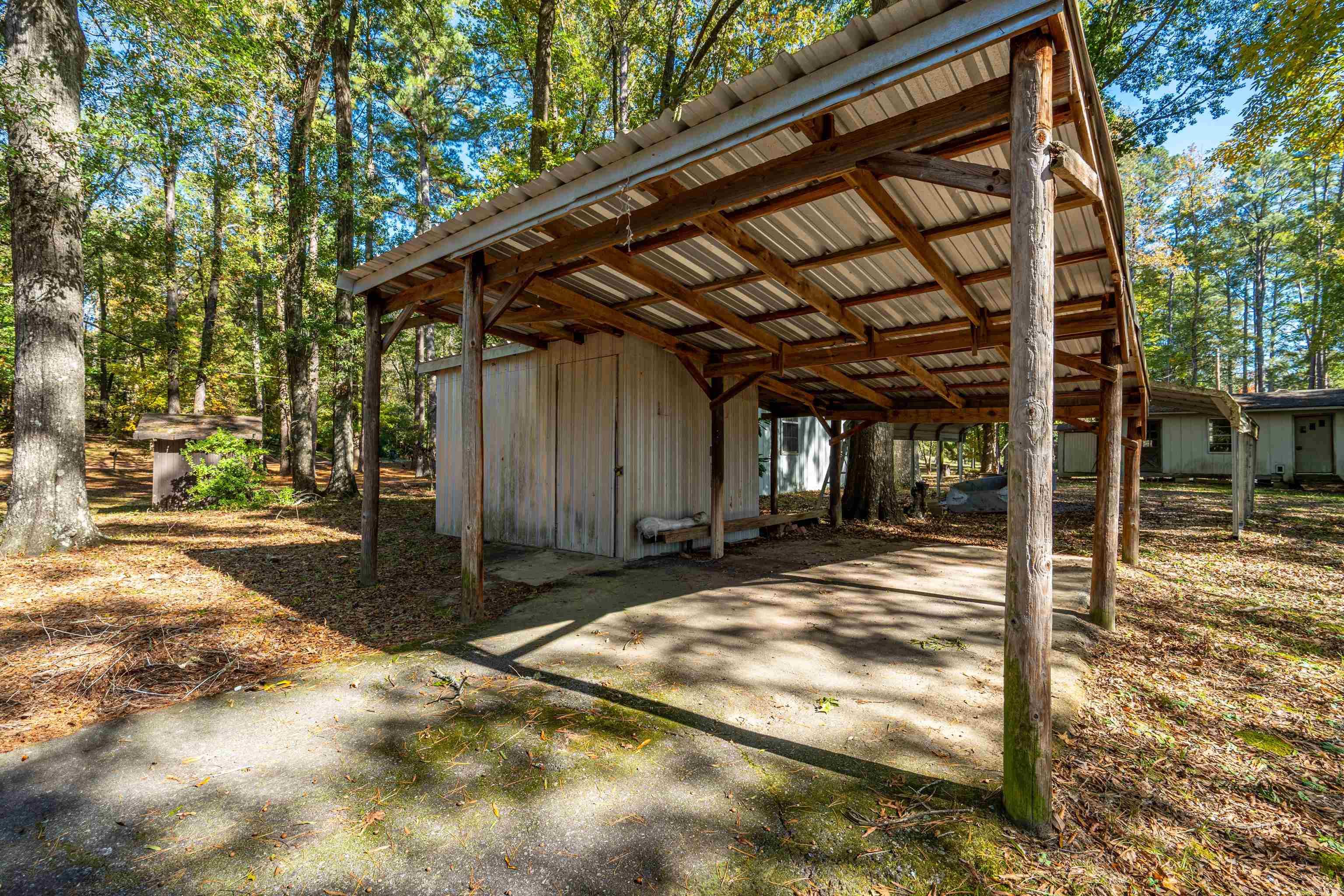 SNUG HARBOR LAKE SHORE - Residential
