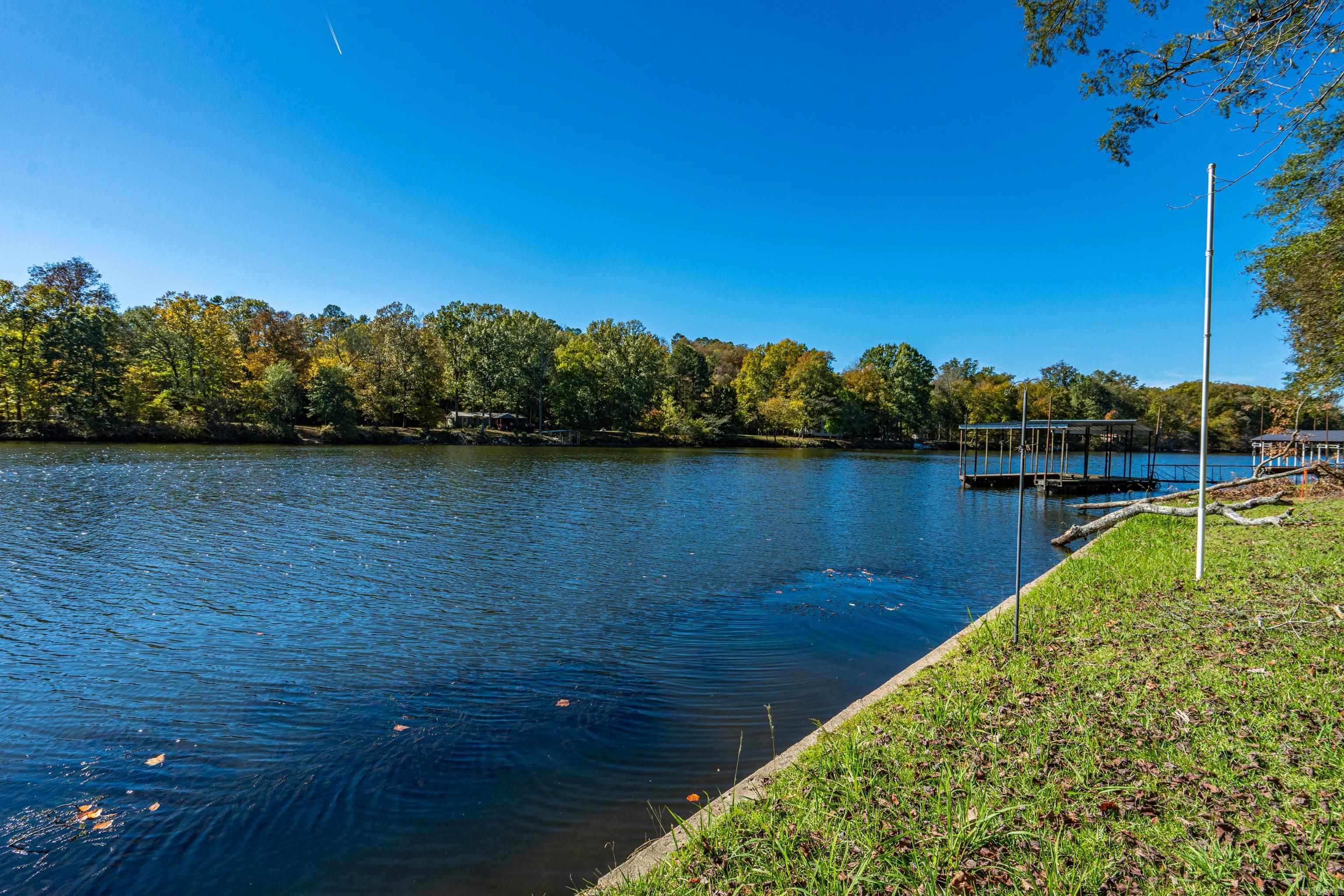 SNUG HARBOR LAKE SHORE - Residential