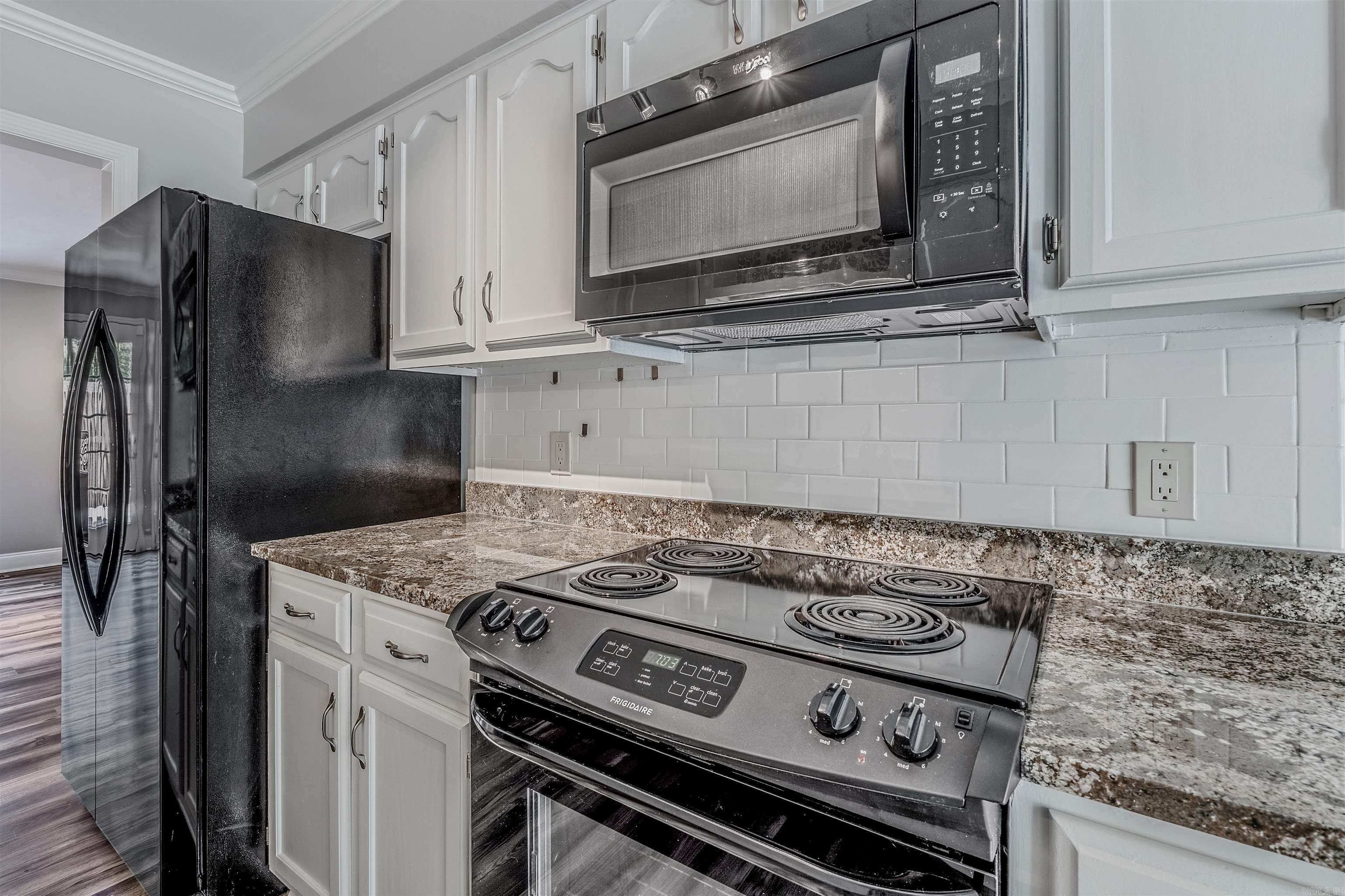 ANDOVER SQUARE - Residential