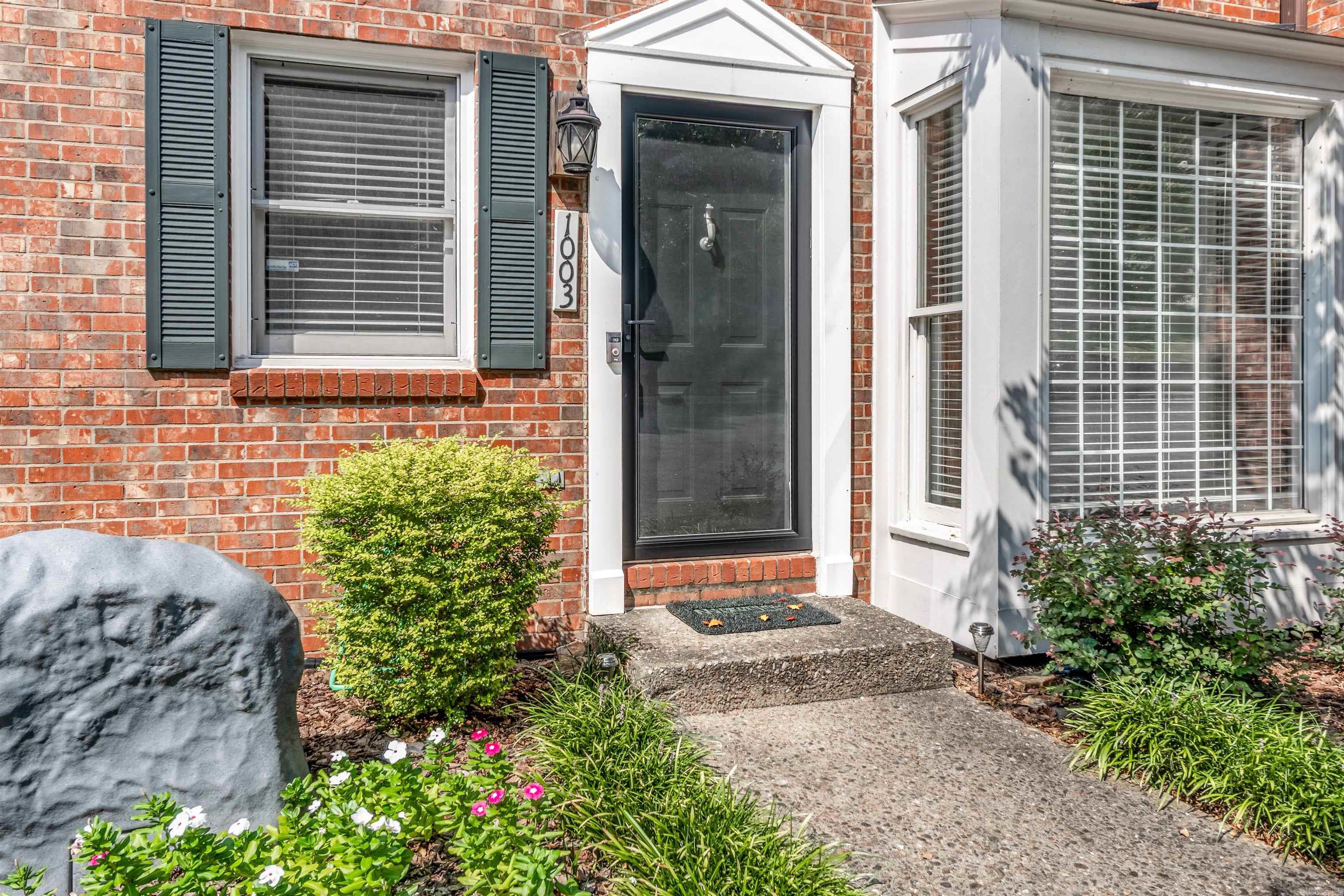 ANDOVER SQUARE - Residential