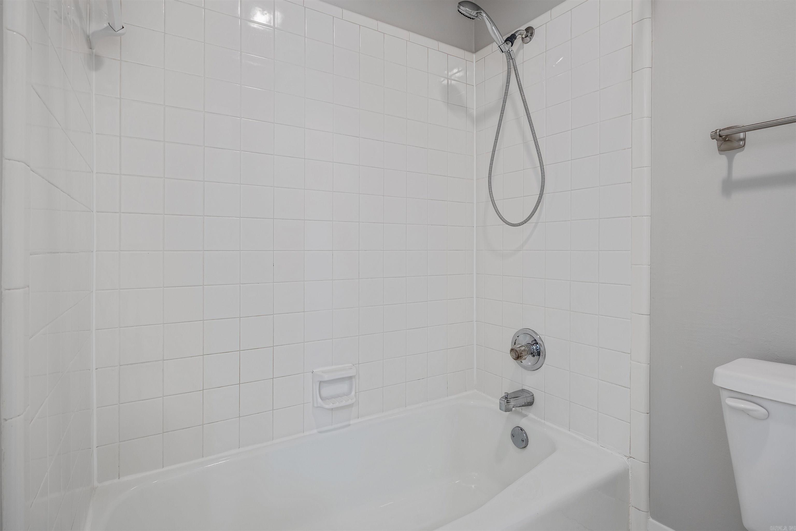 ANDOVER SQUARE - Residential